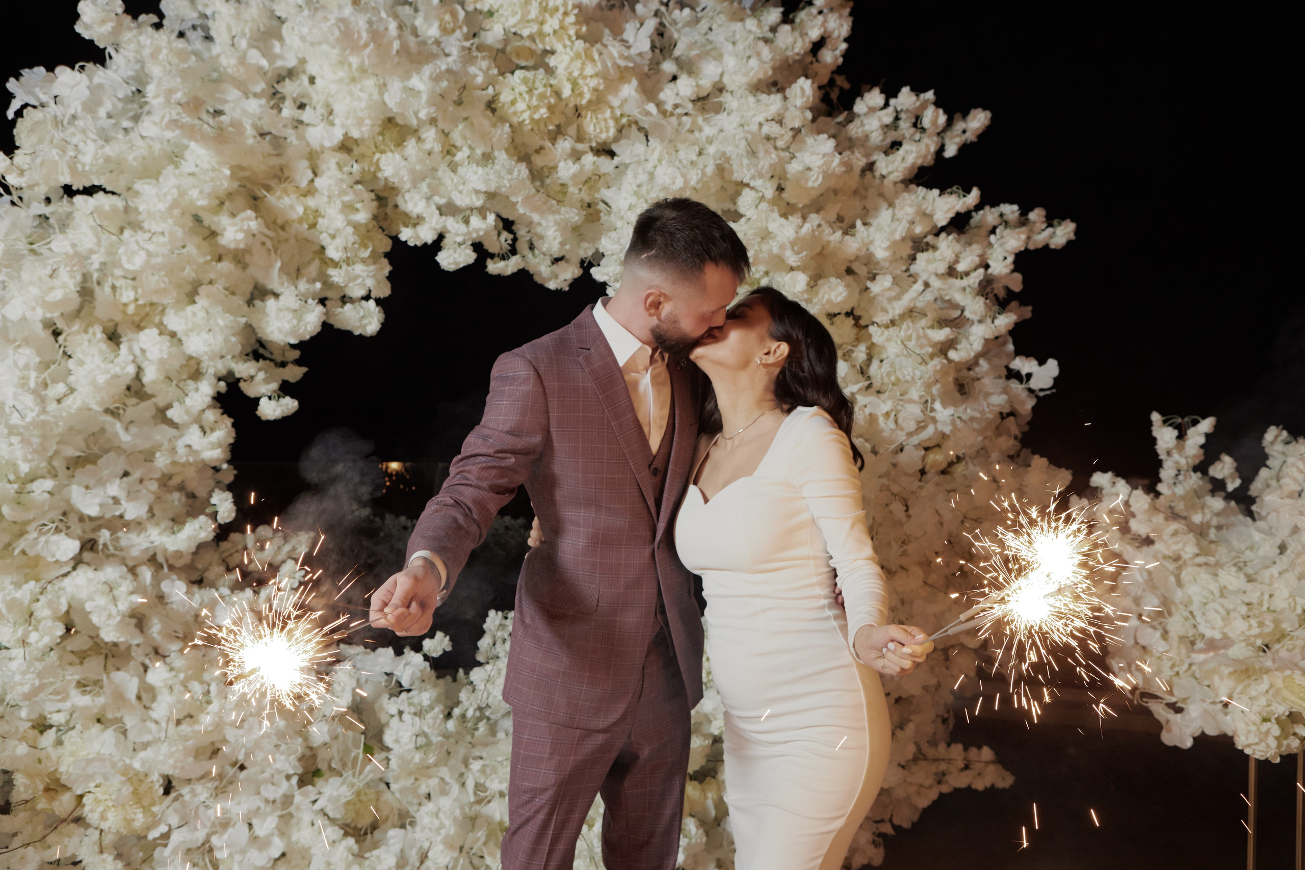 Denis & Elmira свадьба в Сочи. Свадебный и семейный фотограф в Сочи-Красной поляне Ларионова Анна