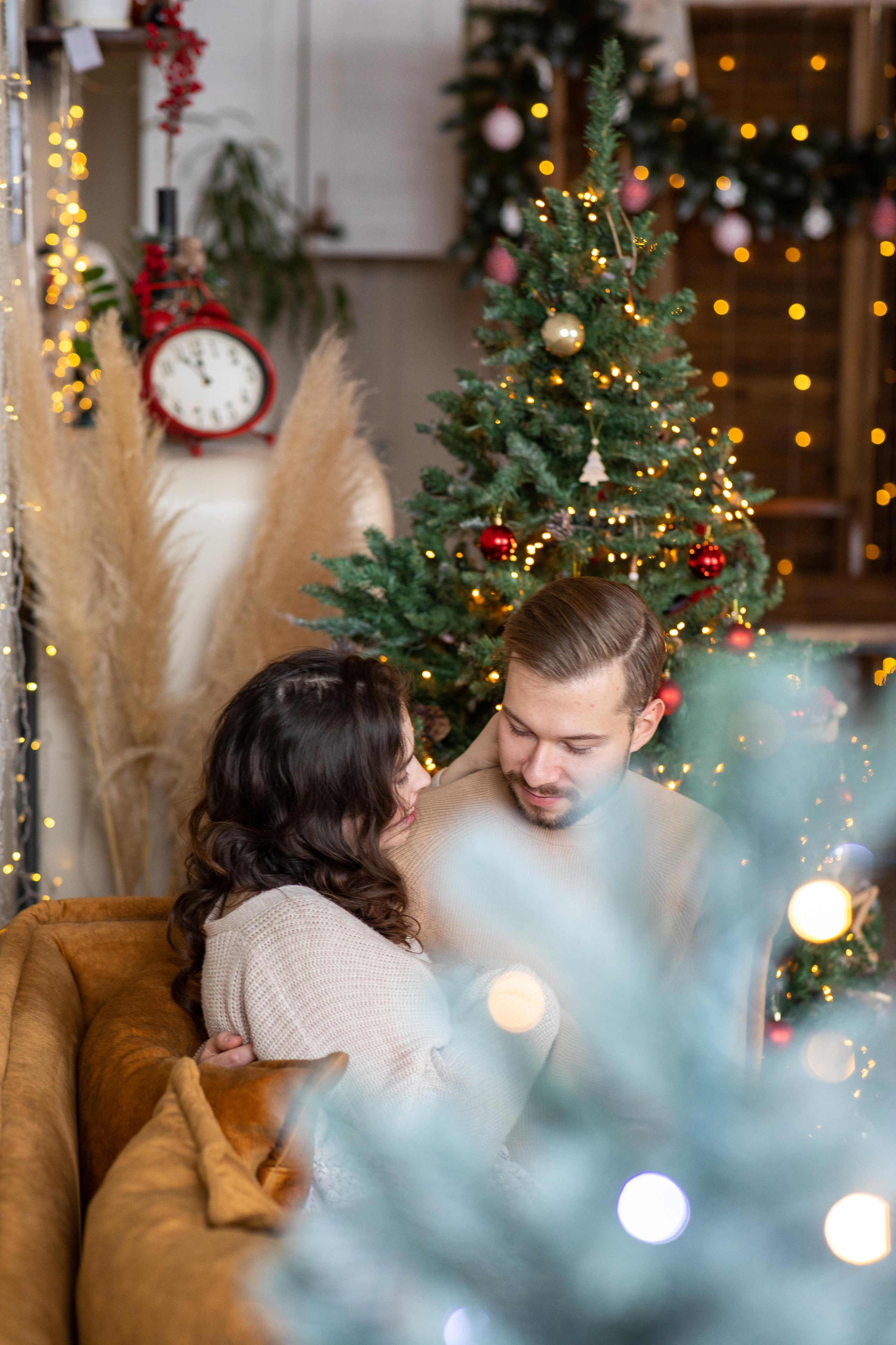 Вика и Саша новогодняя Lovestory. Женский семейный фотограф Тула Москва Захарова Анна