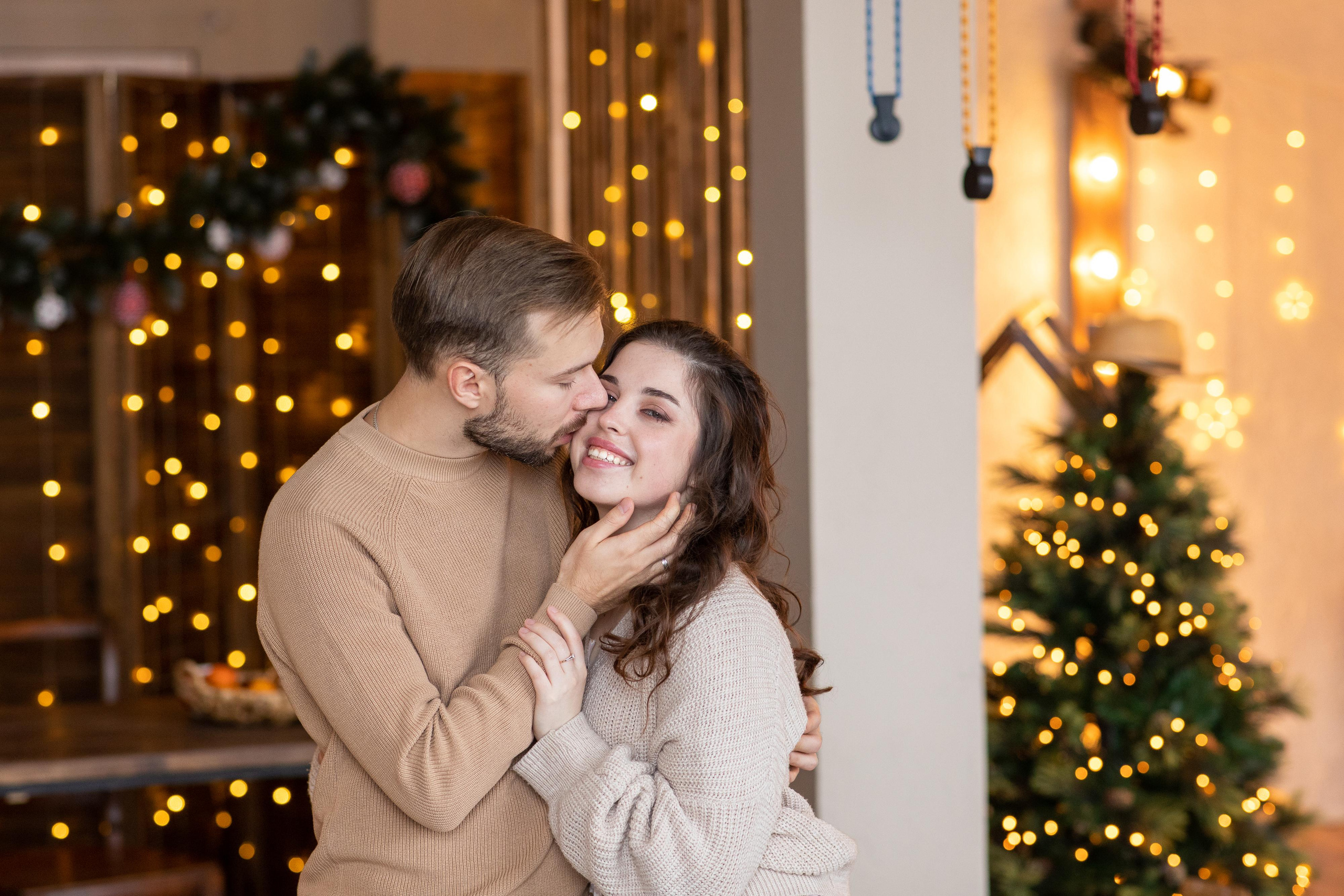 Вика и Саша новогодняя Lovestory. Женский семейный фотограф Тула Москва Захарова Анна