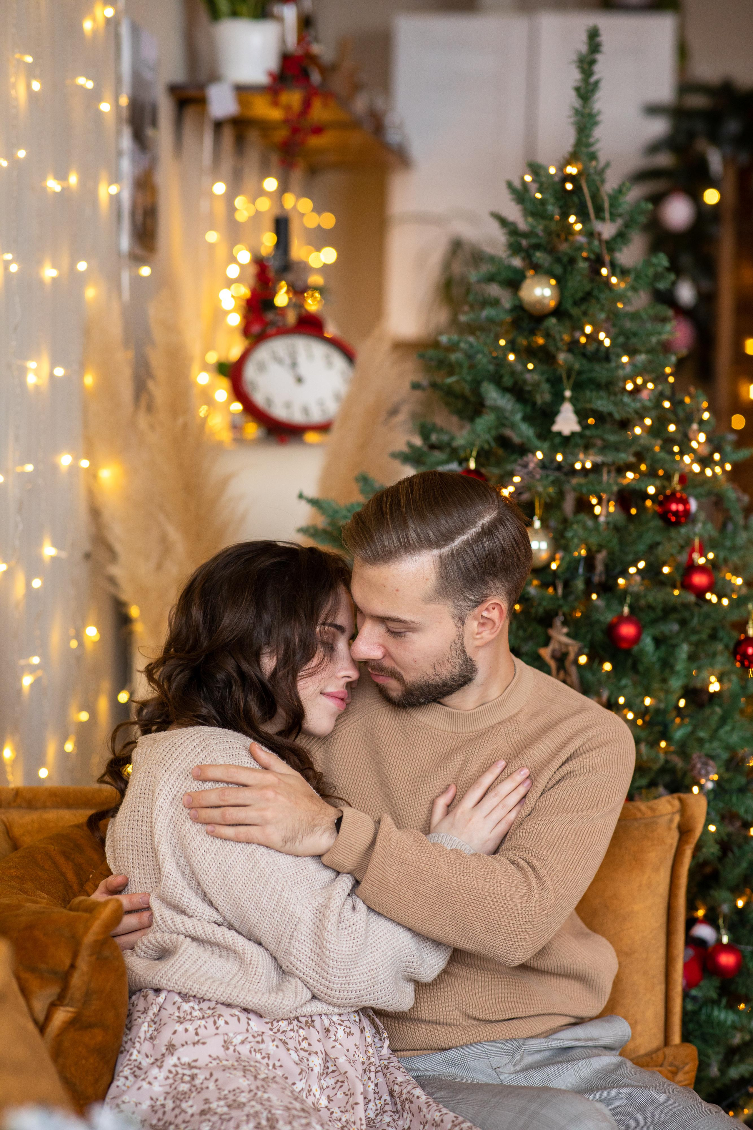 Вика и Саша новогодняя Lovestory. Женский семейный фотограф Тула Москва Захарова Анна