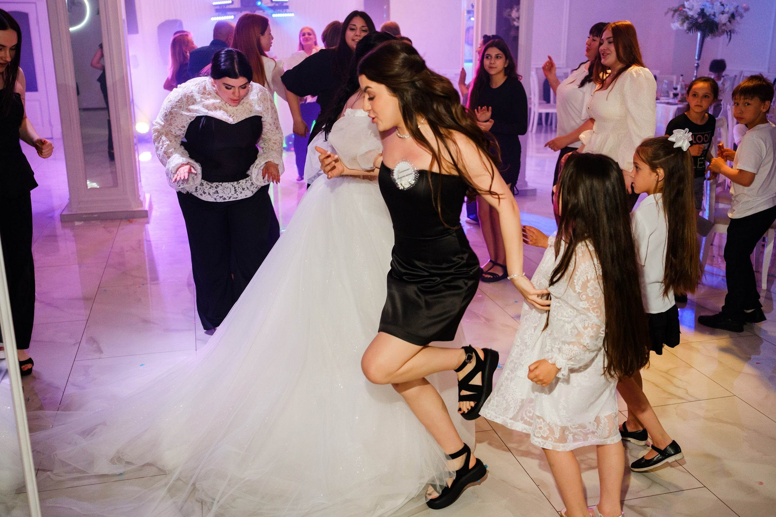 Тазабег и Диана. Свадебный фотограф | репортаж | праздники | крещение