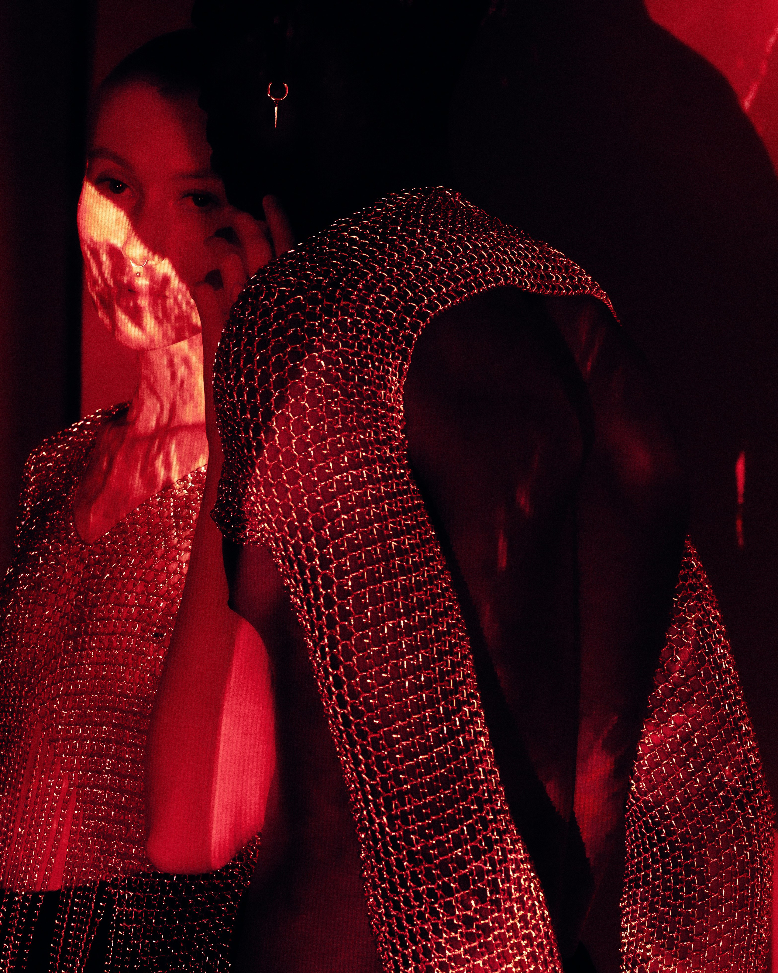 Съёмка для бренда одежды из цепей Nevoda. Фотограф Кристина Берг