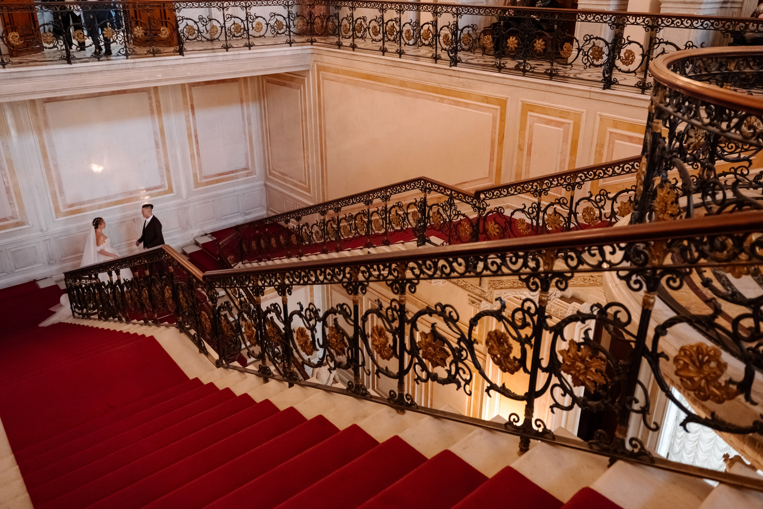 В залах лучшего музея. Свадебный и сеейный фотограф в Санкт-Петербурге Елена Худякова