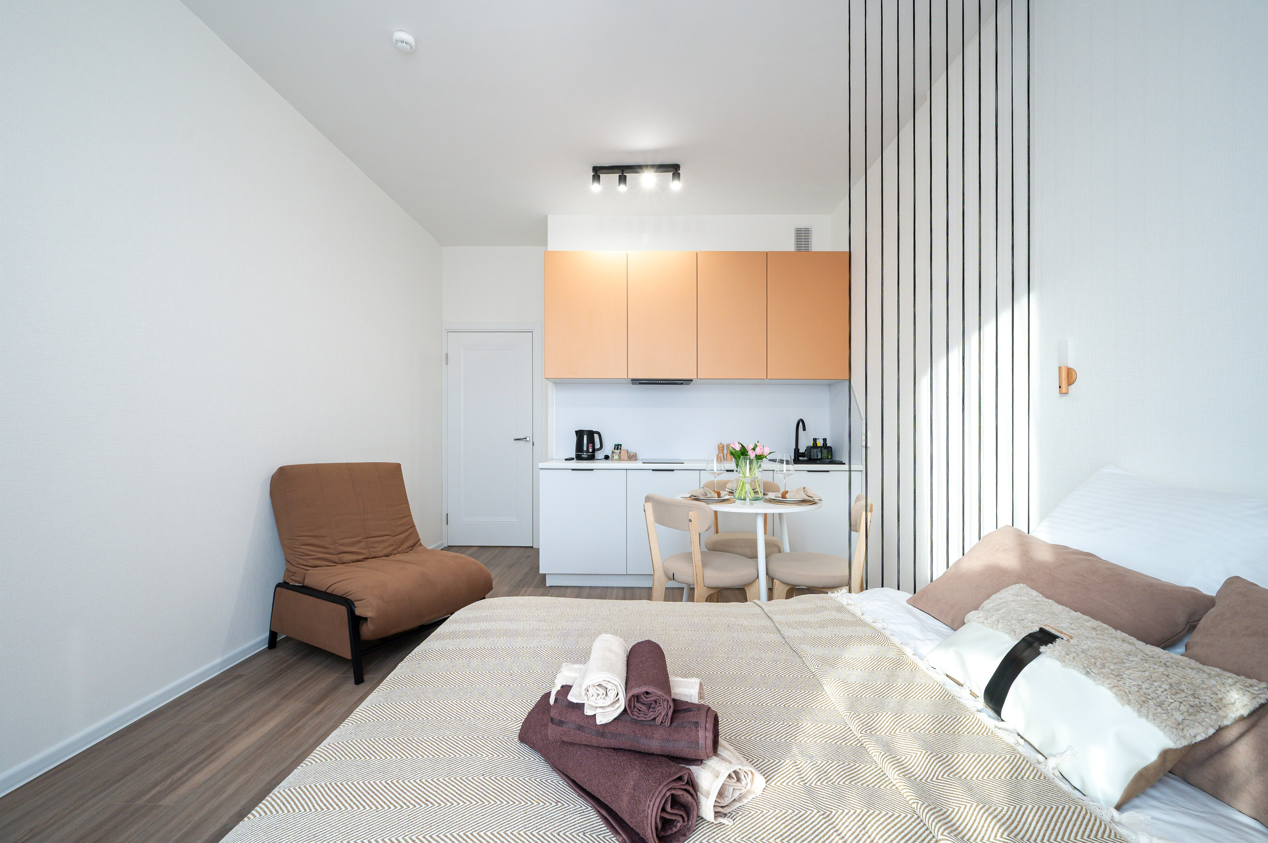 Студия на Октябрьской набережной. Интерьерный фотограф. Фото- видеосъемка недвижимости Санкт-Петербург