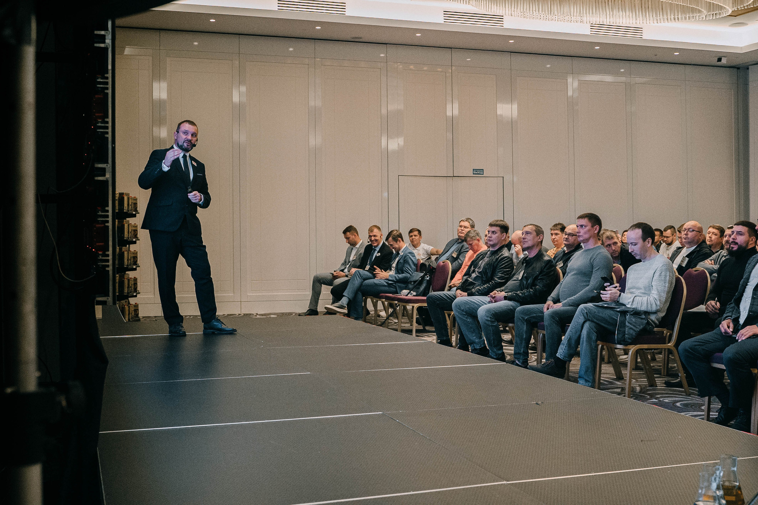 Репортажный фотограф в Lotte Hotel Samara. Фотограф Сергей Логинов