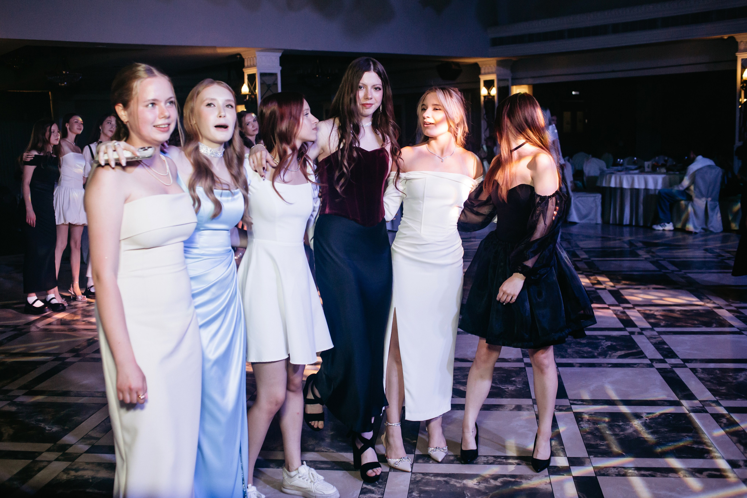 Выпускной 2025 (9класс) 124 школа. Фотограф в Челябинске Ополихина Анна