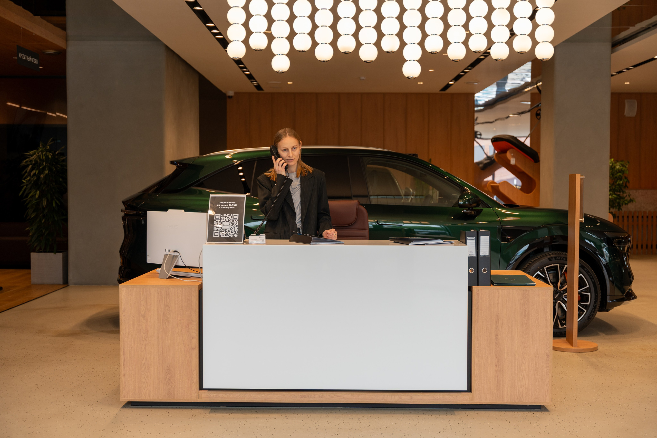 Интерьерная фотосъемка автосалона Elrus в Краснодаре. Zeekr, LiXiang Профессиональная фотосъемка интерьера премиум-автосалона в Краснодаре. Шедевры для Вас! Фотограф и Видеограф в Краснодаре Пахиев Руслан