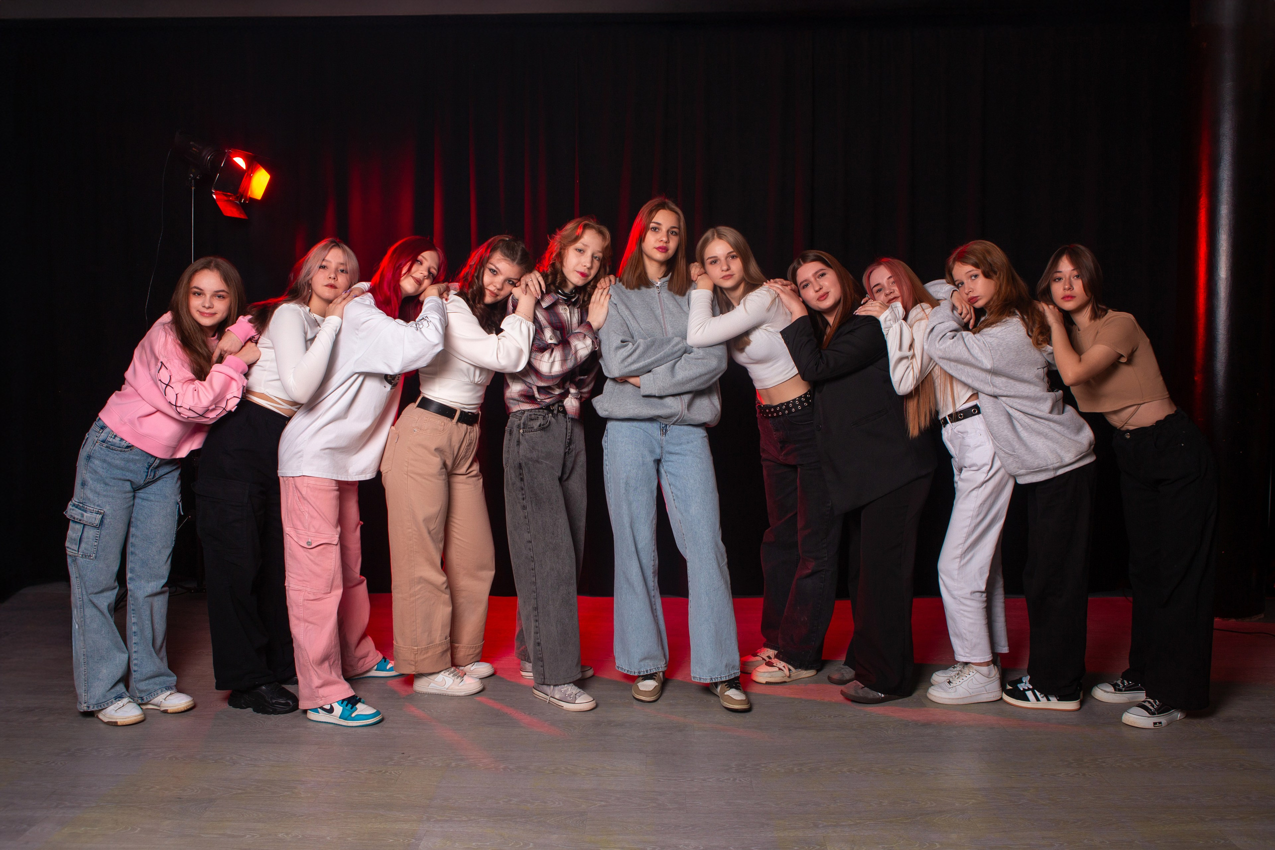 ФОТОСЕССИЯ С ЦВЕТНЫМ СВЕТОМ. ТВОЙ АЛЬБОМ / ТВОИ ПРАВИЛА