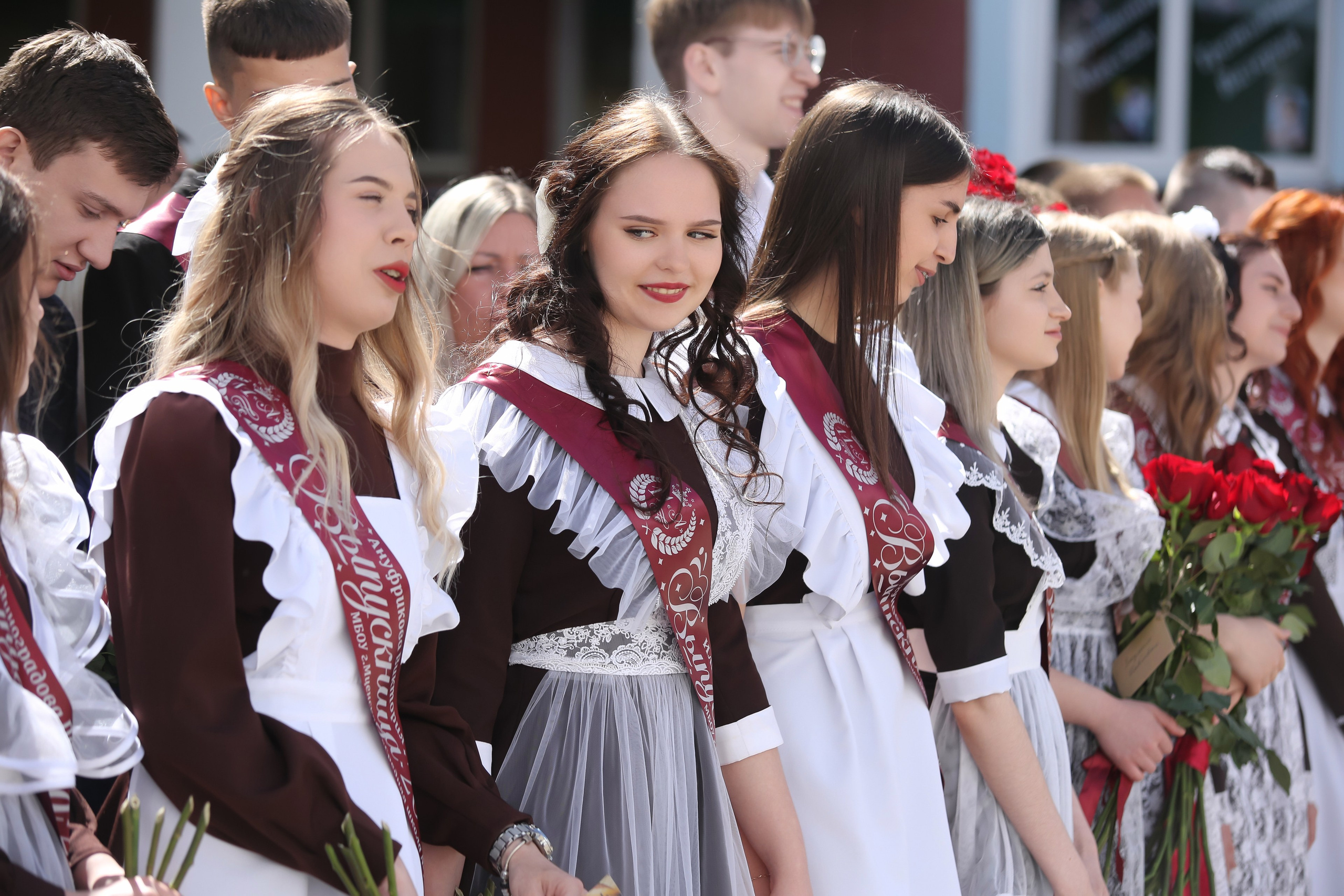 ЛИНЕЙКА «ПОСЛЕДНИЙ ЗВОНОК» 9 ШКОЛА 2024 г МЦЕНСК. ТВОЙ АЛЬБОМ / ТВОИ ПРАВИЛА