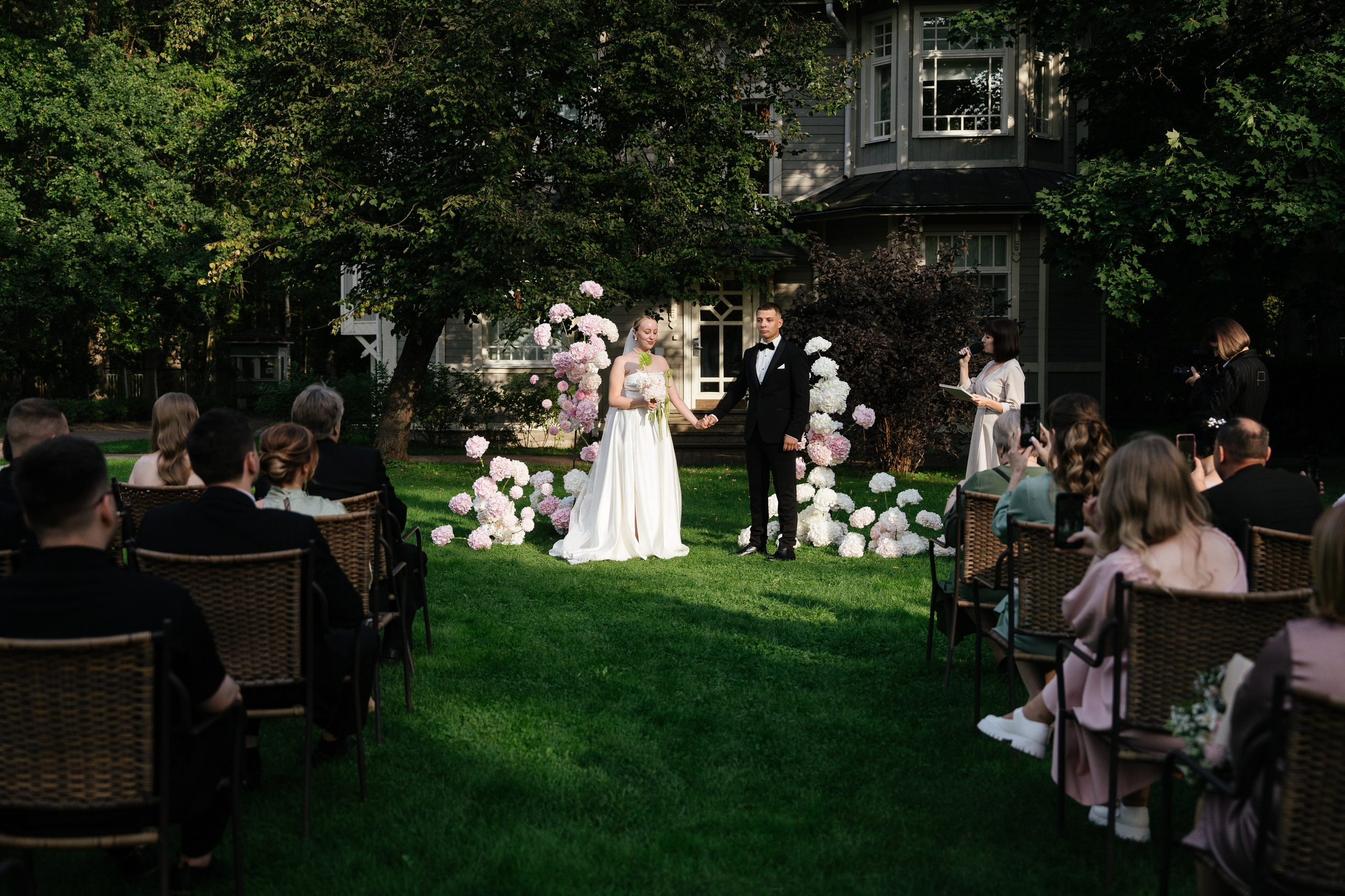 Юлия & Максим. Уютная свадьба в стиле современная классика на заливе. Свадебный фотограф организатор в Санкт-Петербурге Ассоль Опарина