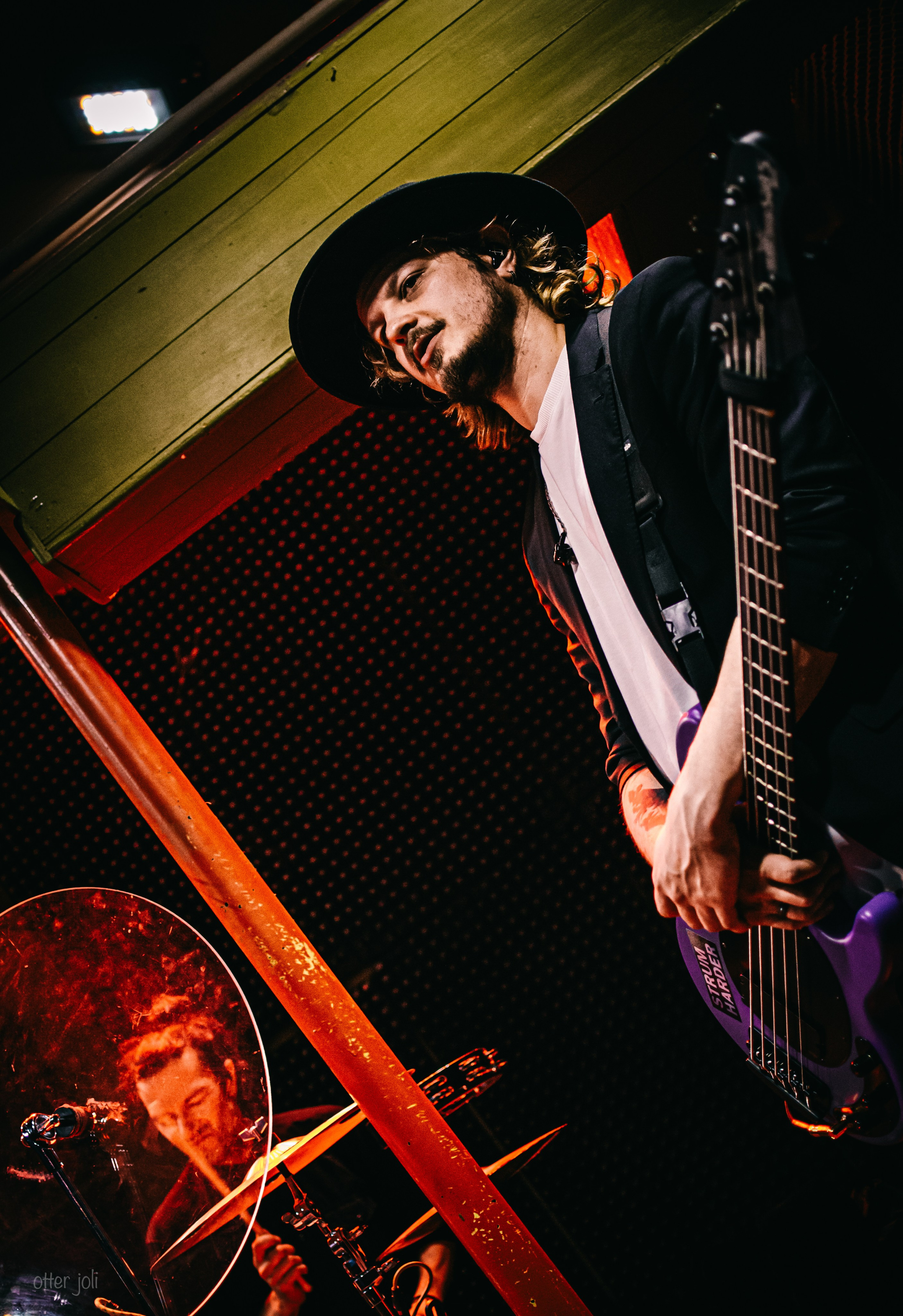 Голова Муэссы | Китайский лётчик Джао Да. Концертный репортёр Валерия Сафина