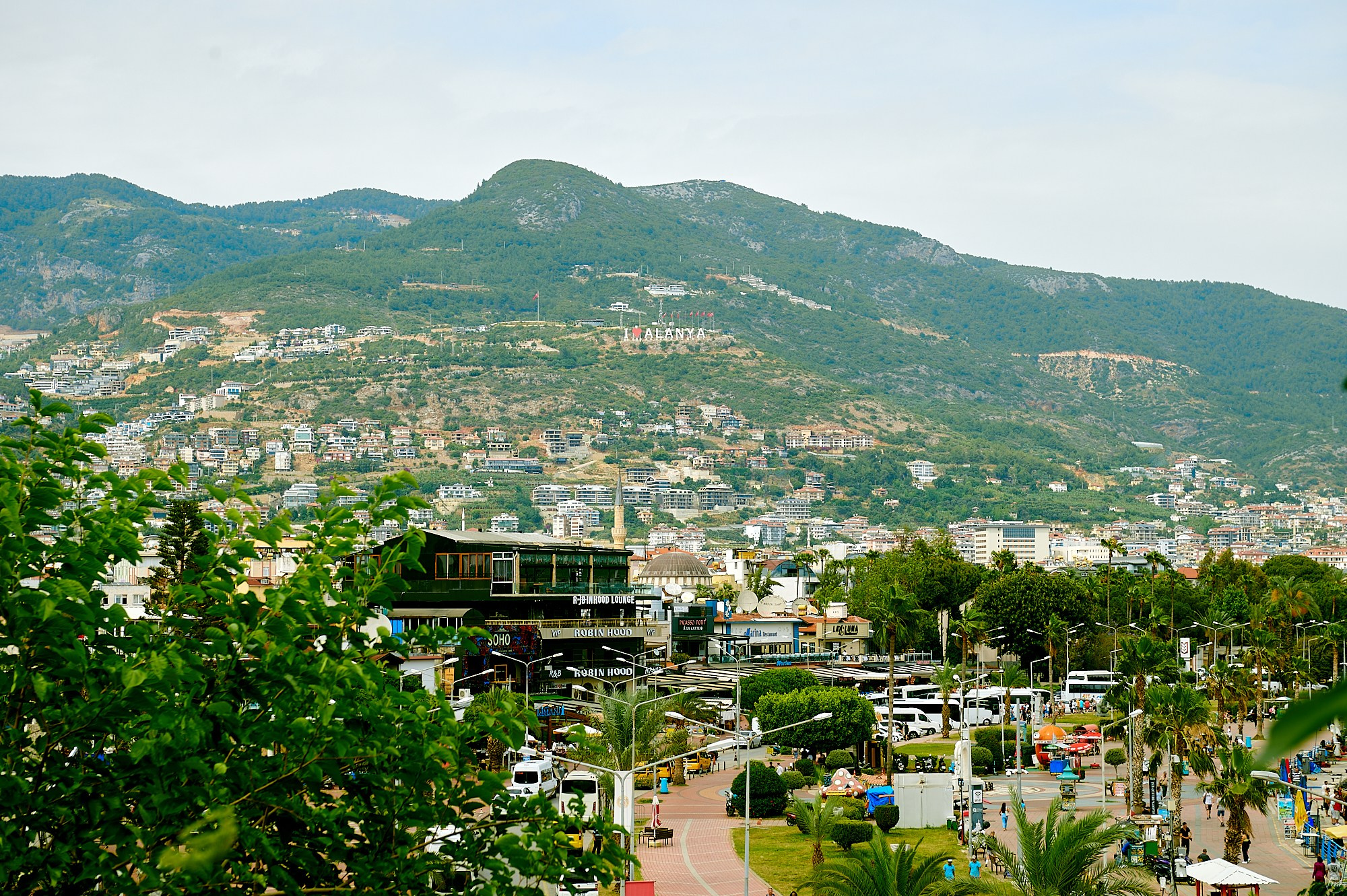 Alanya, Türkiye. May 2024. Фотографии отовсюду и обо всем
