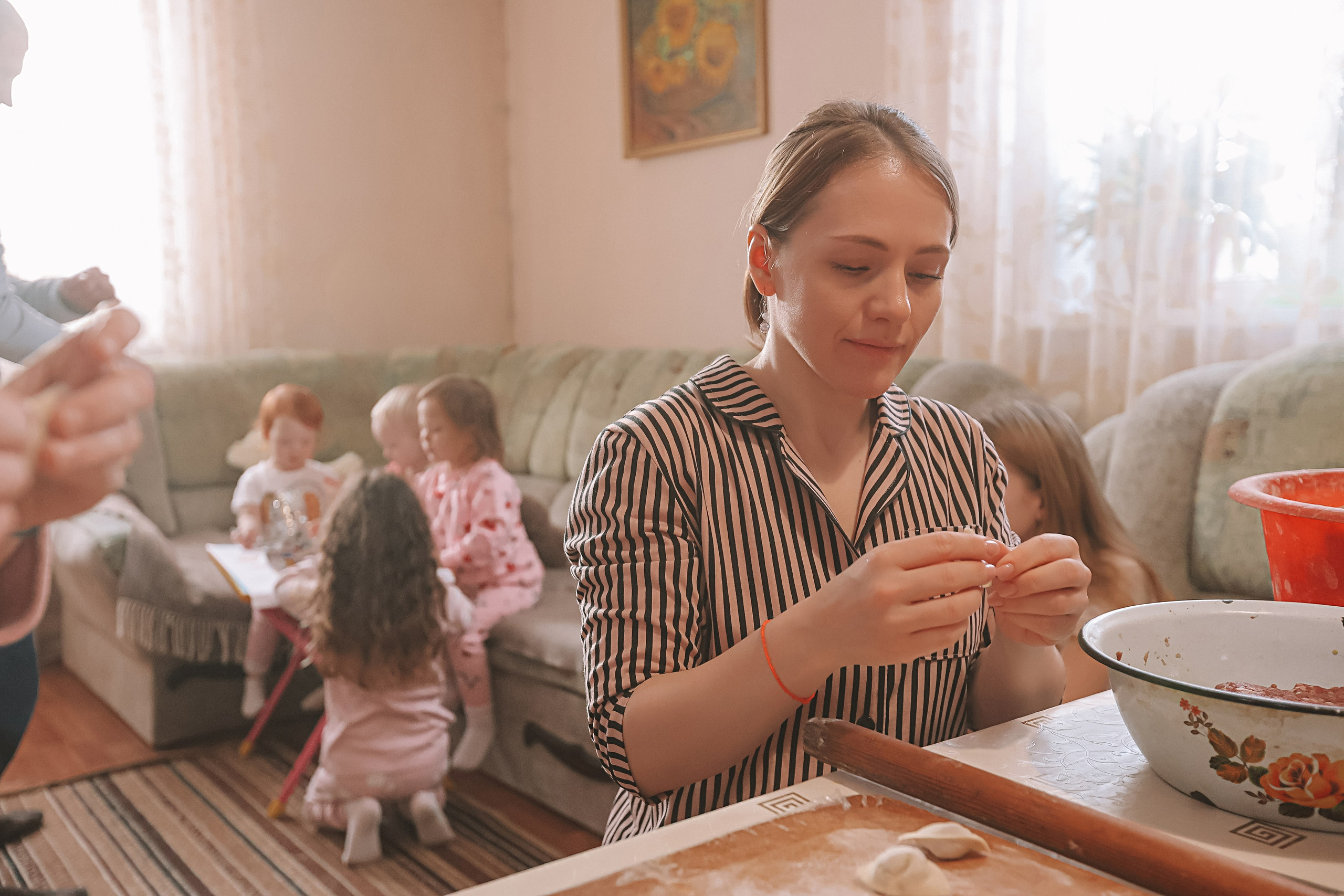 Большая семья репортаж. Семейный фотограф Тюмень, фотограф на роды Салмина Мария