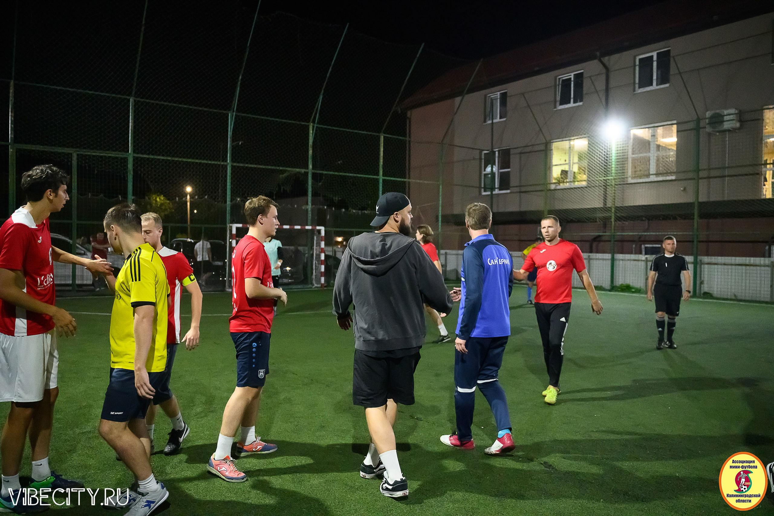 ФИНАЛЬНЫЕ ИГРЫ КУБКА МИНИ-ФУТБОЛЬНОЙ ЛИГИ И КУБКА КОРПОРАТИВНОЙ МФЛ 2025. VIBECITY.RU Вайб Сити Ру Фоторепортажи Фотоотчеты Калининград