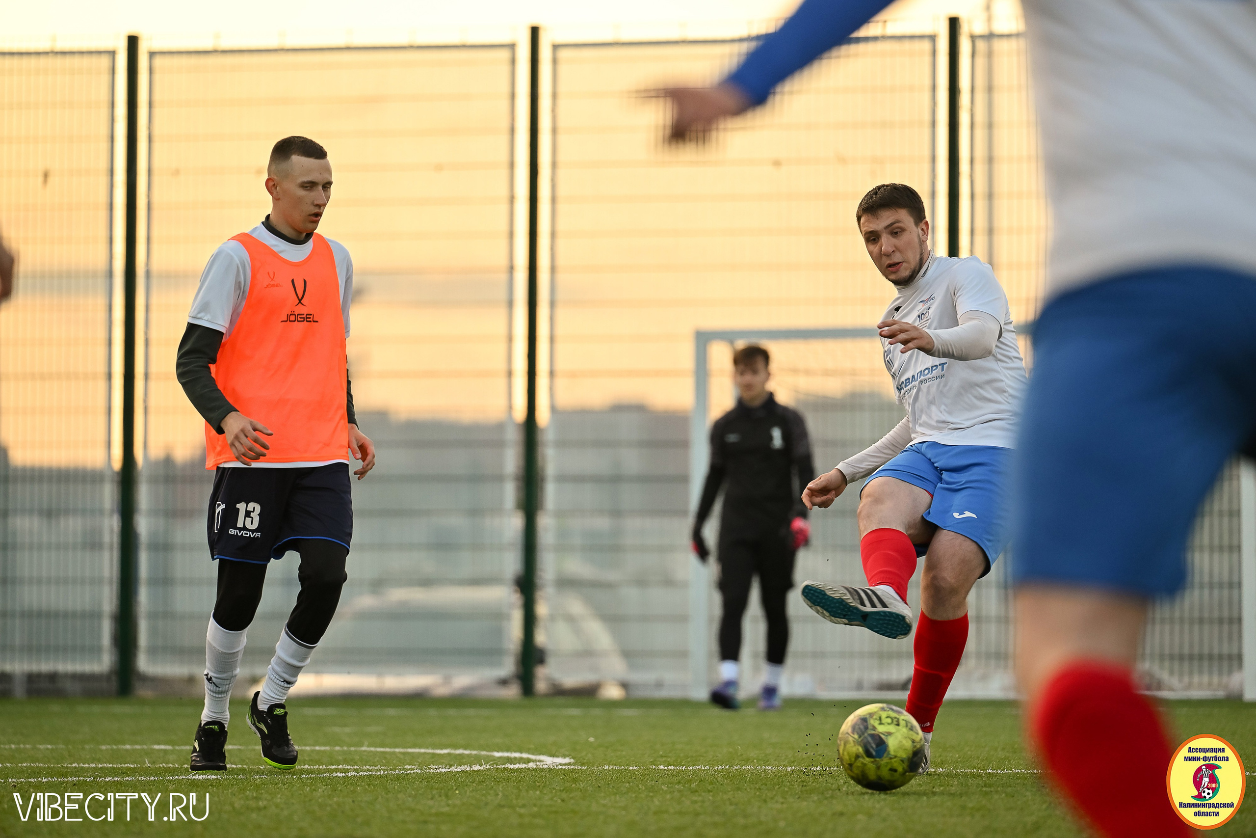 ИГРЫ МИНИ-ФУТБОЛЬНОЙ И КОРПОРАТИВНОЙ ЛИГИ. VIBECITY.RU Вайб Сити Ру Фоторепортажи Фотоотчеты Калининград