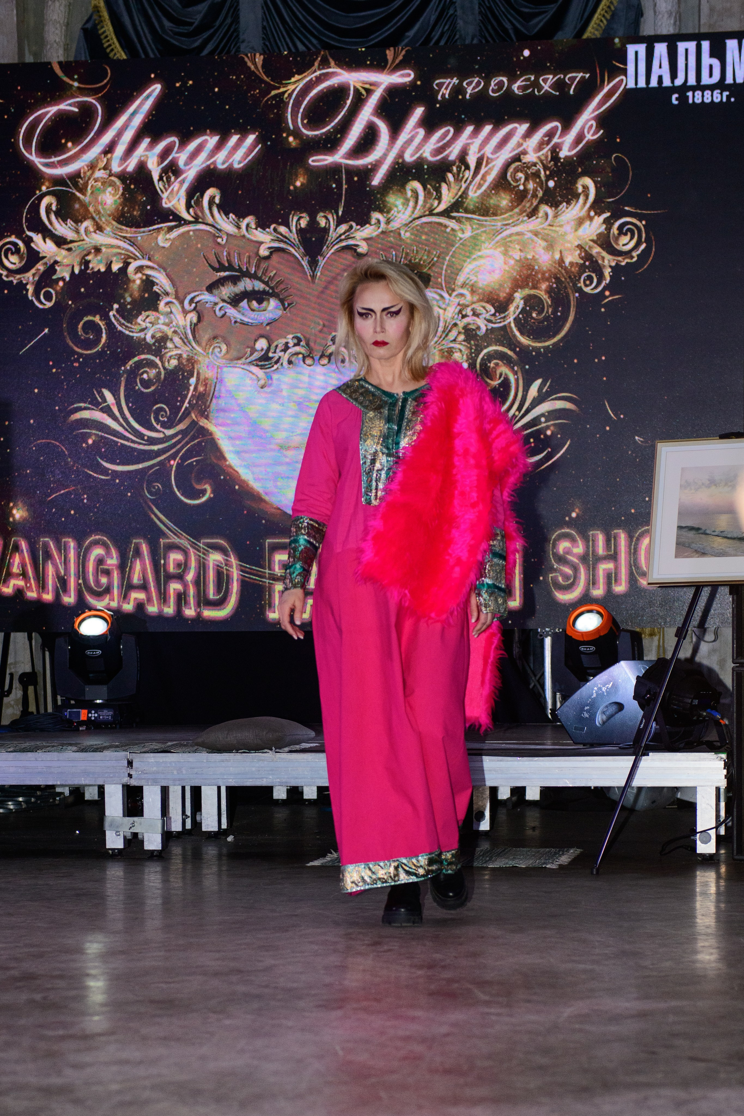 Репортаж модного показа «Люди брендов». Организация и проведение фотосъемок в Санкт-Петербурге. Фотограф Смирягин Илья