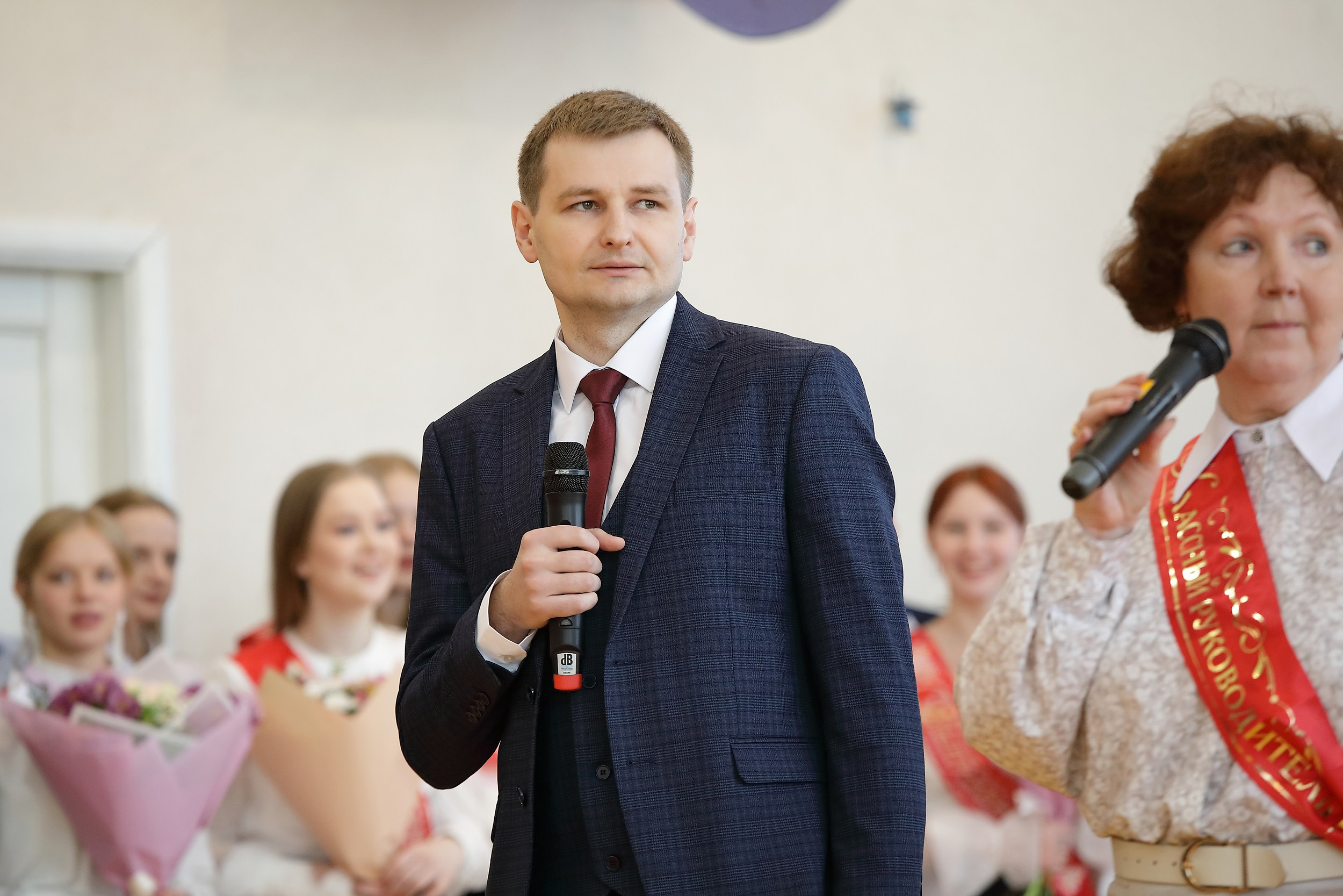 Последний звонок (линейка). Свадебный и семейный фотограф и видеограф в Екатеринбурге Полянские Тимур и Анастасия