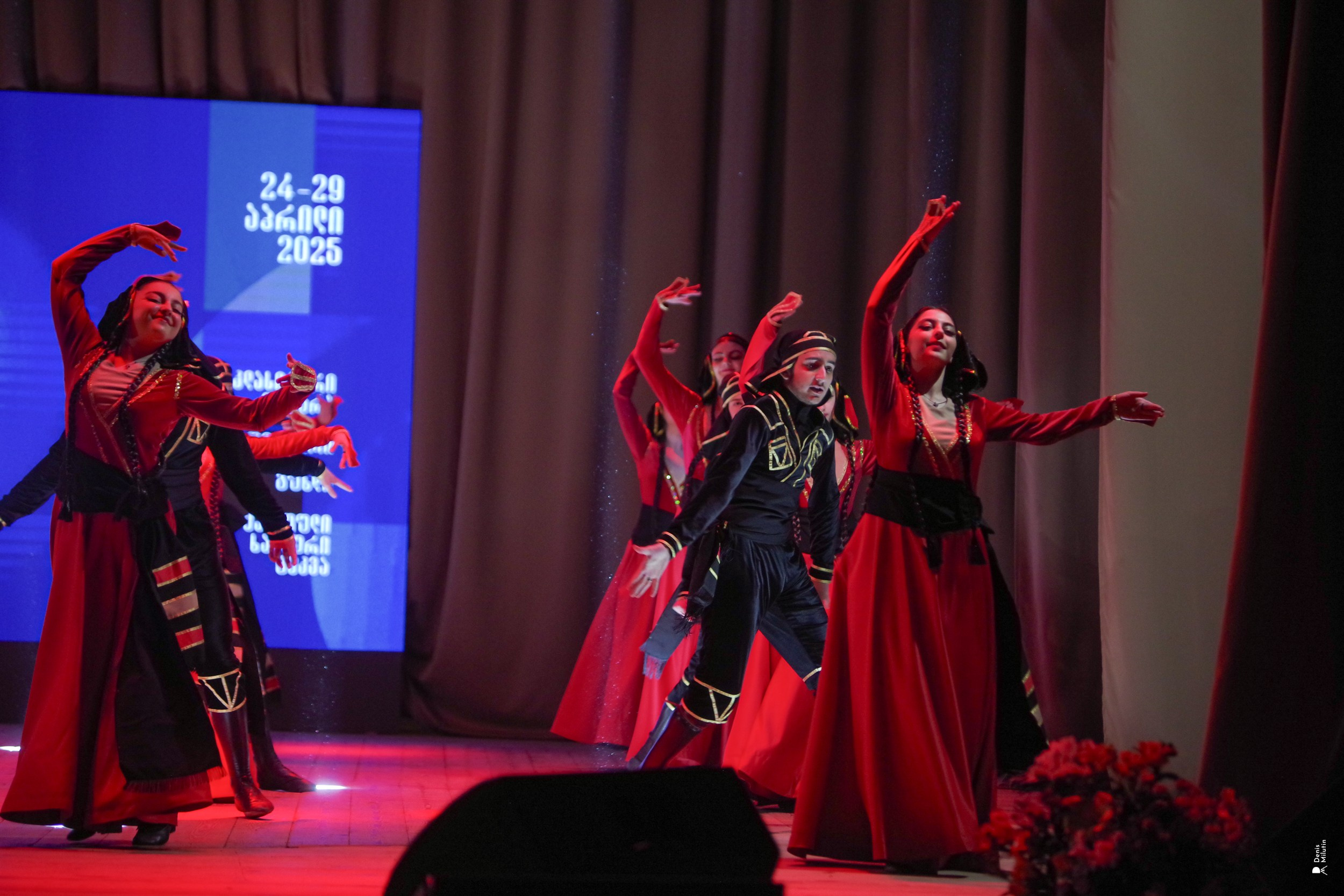 Танцы в Хоби. Портретный фотограф Денис Милютин