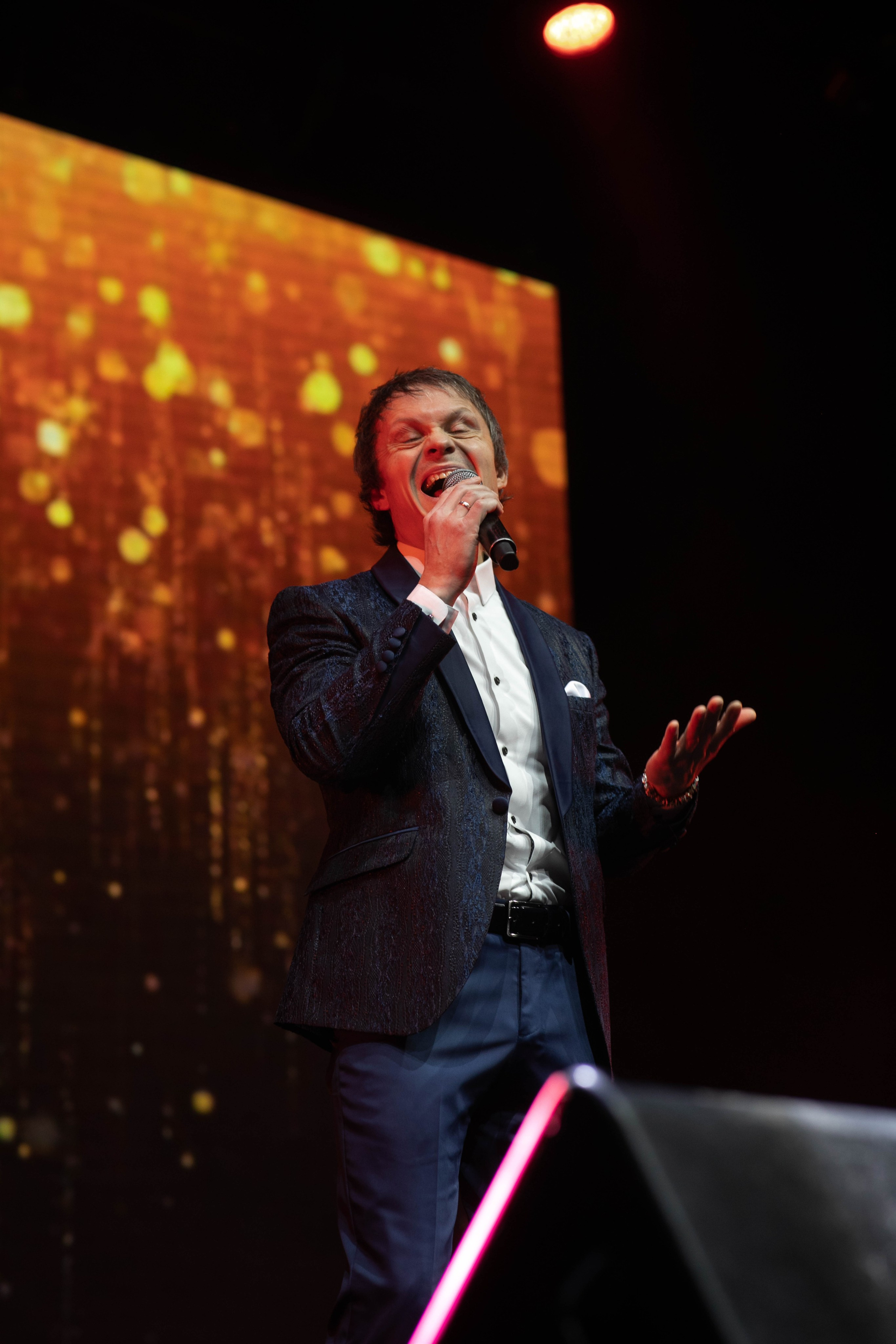 ММTV новый год 2024. Art photographer Nino