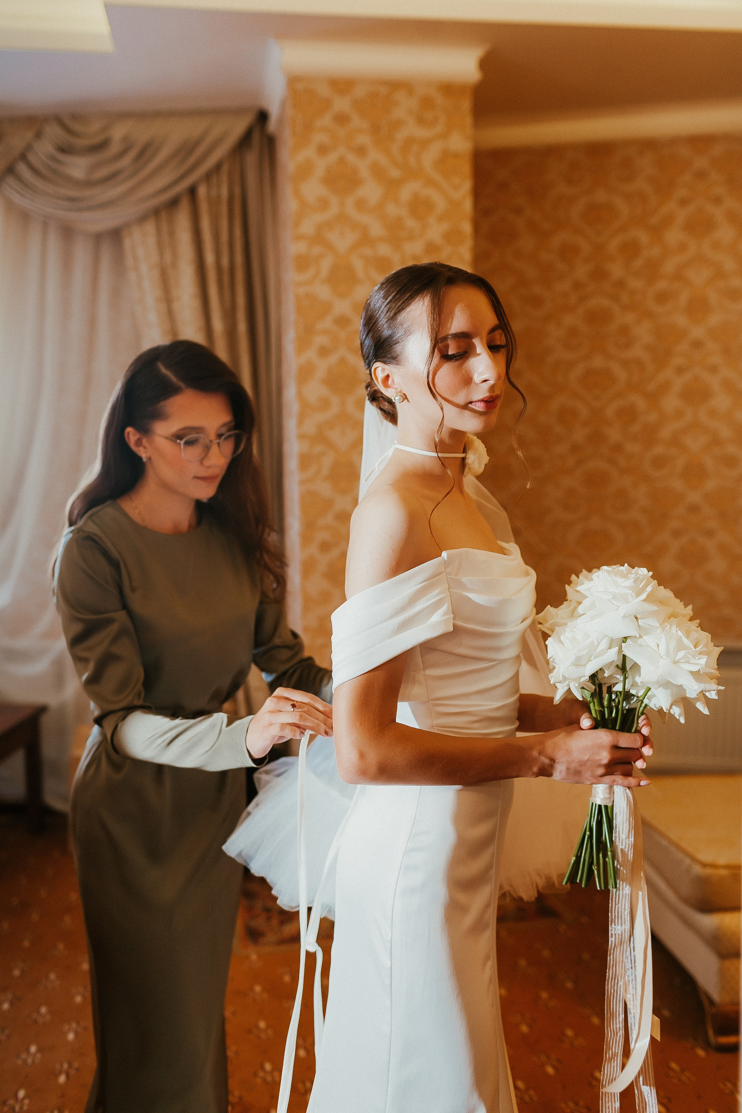 Свадебная осенняя фотосессия Ивана и Лидии в городе. Свадебный и репортажный фотограф в Ярославле и Санкт-Петербурге Роман Микрюков