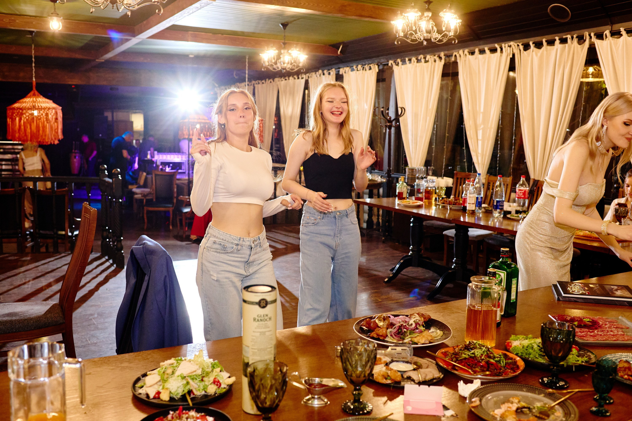 Выпускной 35 Сош. Фотограф Выпускные альбомы Таганрог Сергей Коробченко