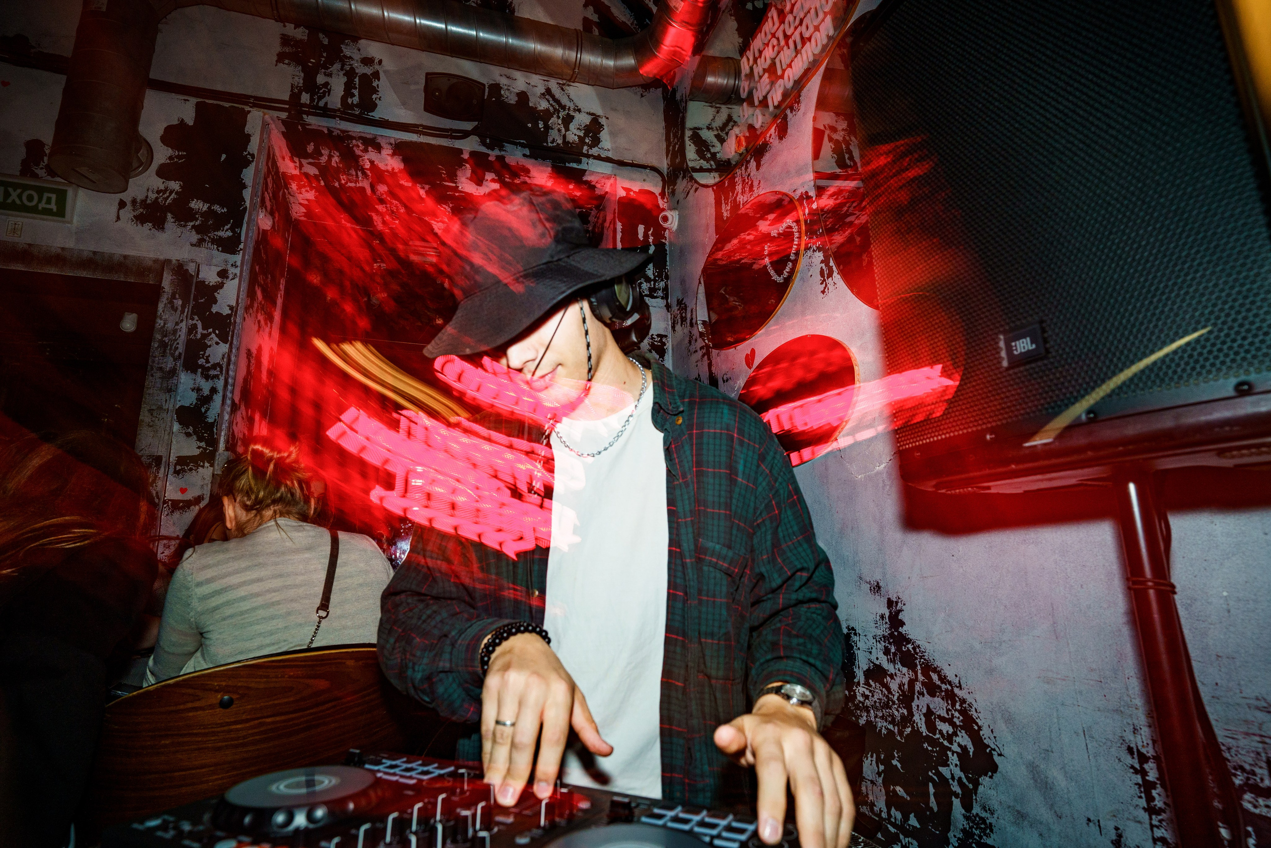 Бар разбитых сердец — 10/12 DJ's. Концертный и репортажный фотограф в Санкт-Петербурге Слава Пахомов