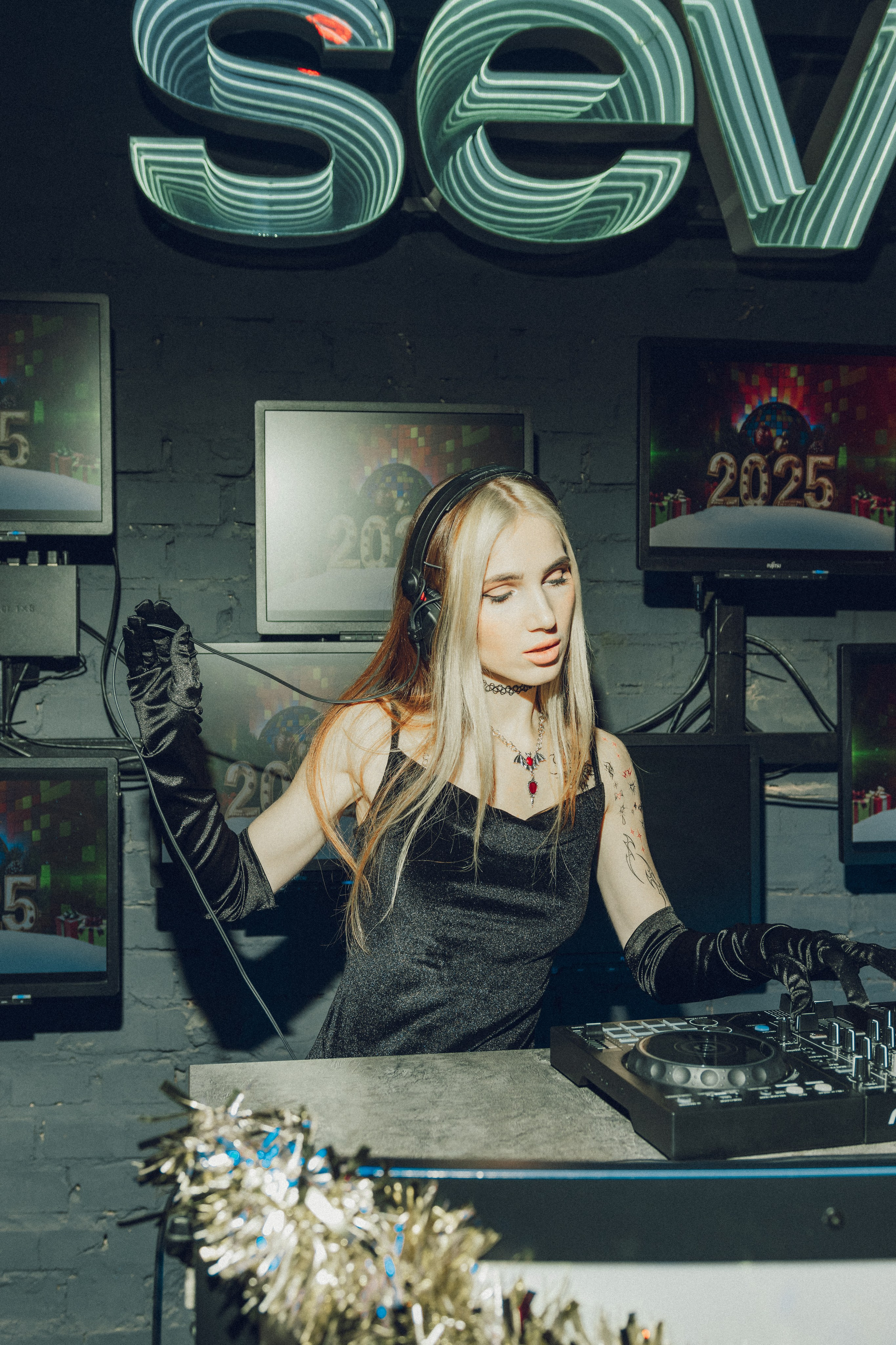 SEVEN bar — New Year