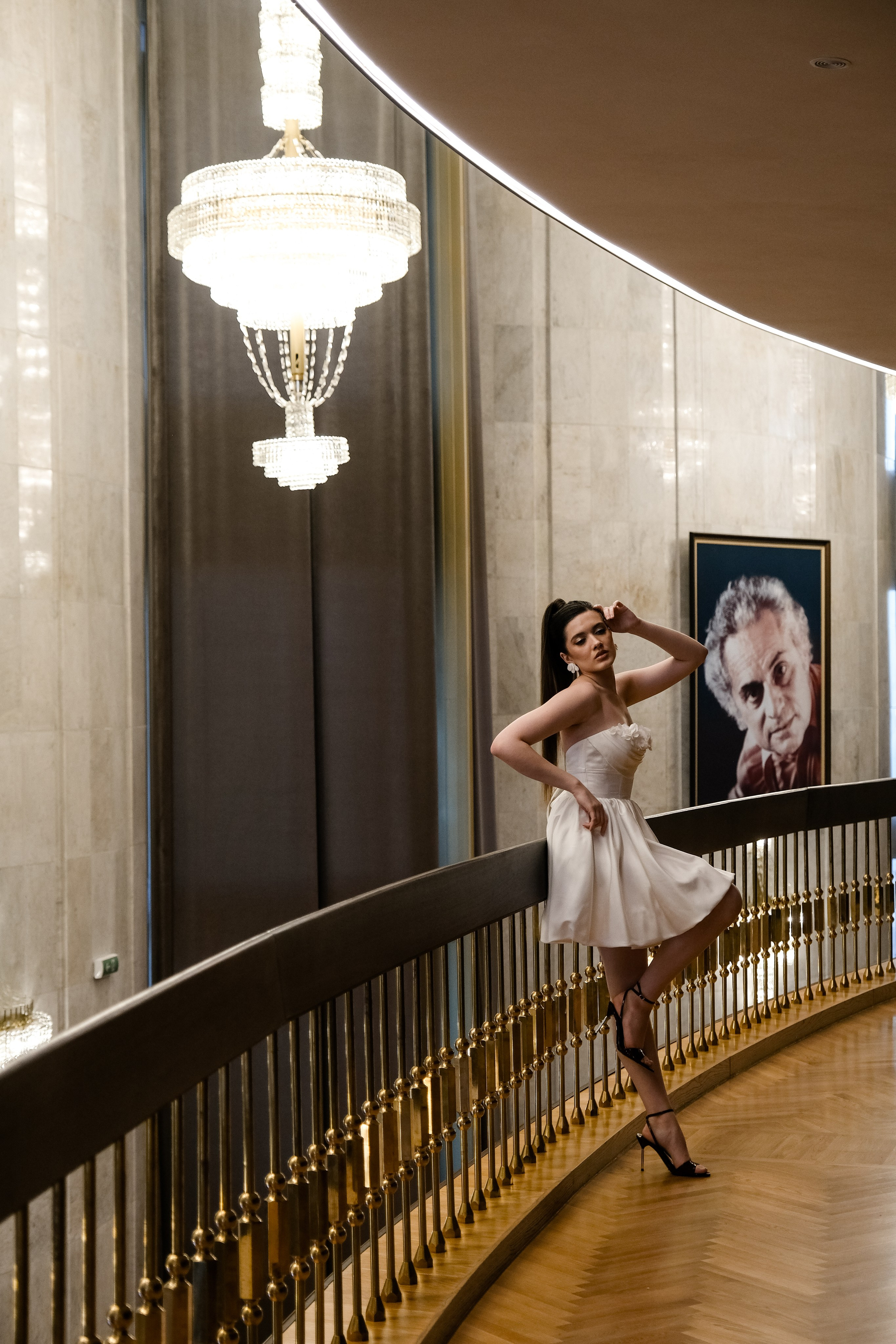 Свадебная фотосессия в театре драмы имени Наума Орлова. Свадебный фотограф в Челябинске Сырчикова Наталья