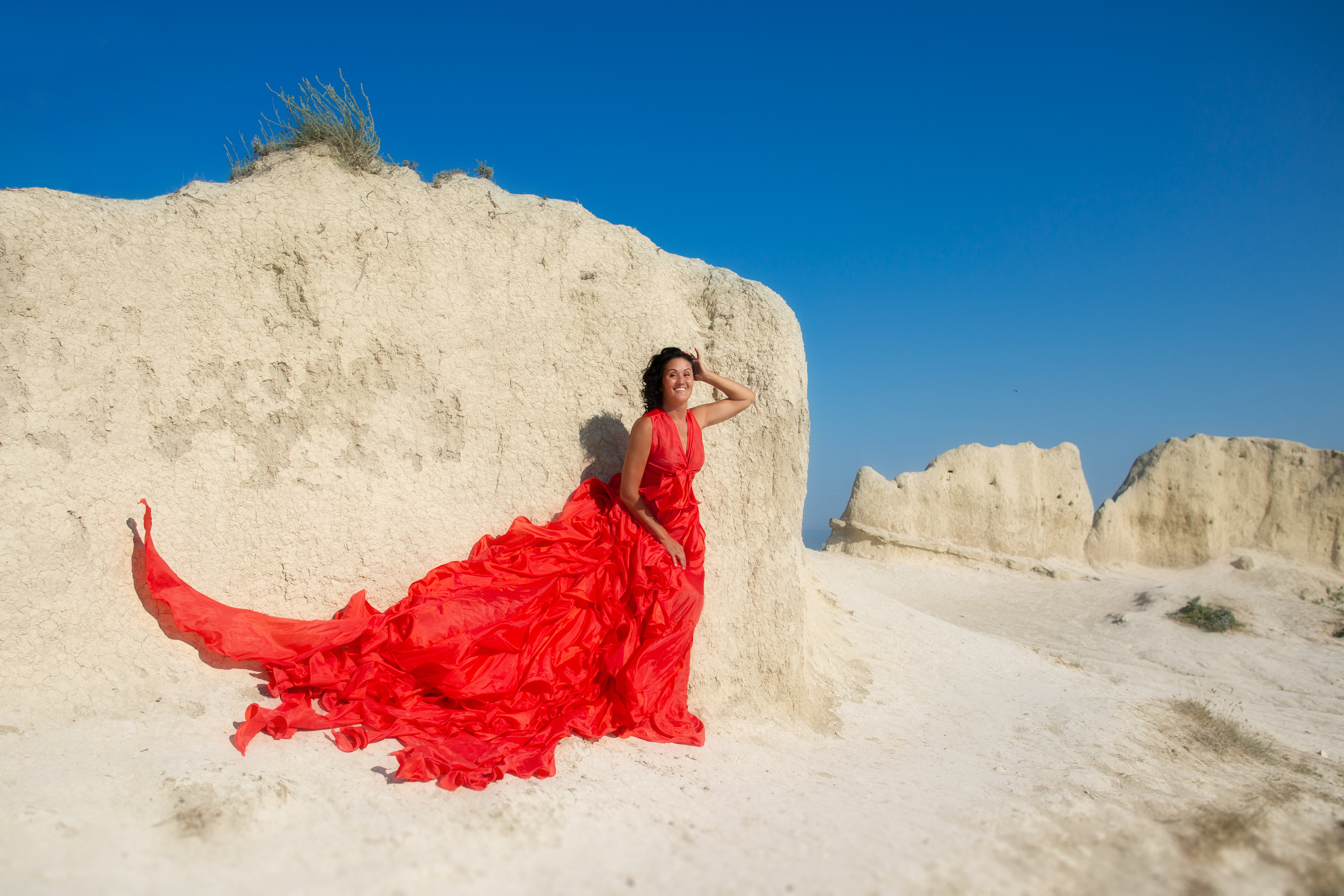 Прекрасная Мунира в платье «Пламя» на «Ласточкиных гнёздах» в Анапе. Фотограф Анапа, Краснодарский Край, Крым