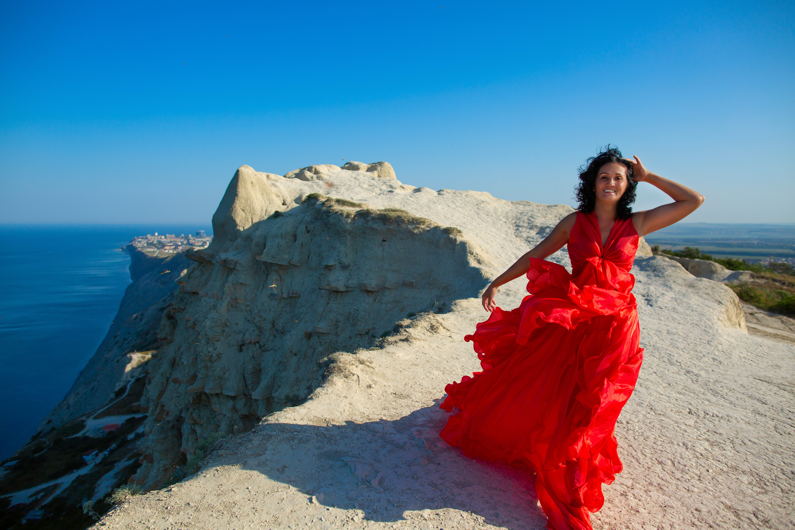 Прекрасная Мунира в платье «Пламя» на «Ласточкиных гнёздах» в Анапе. Фотограф Анапа, Краснодарский Край, Крым