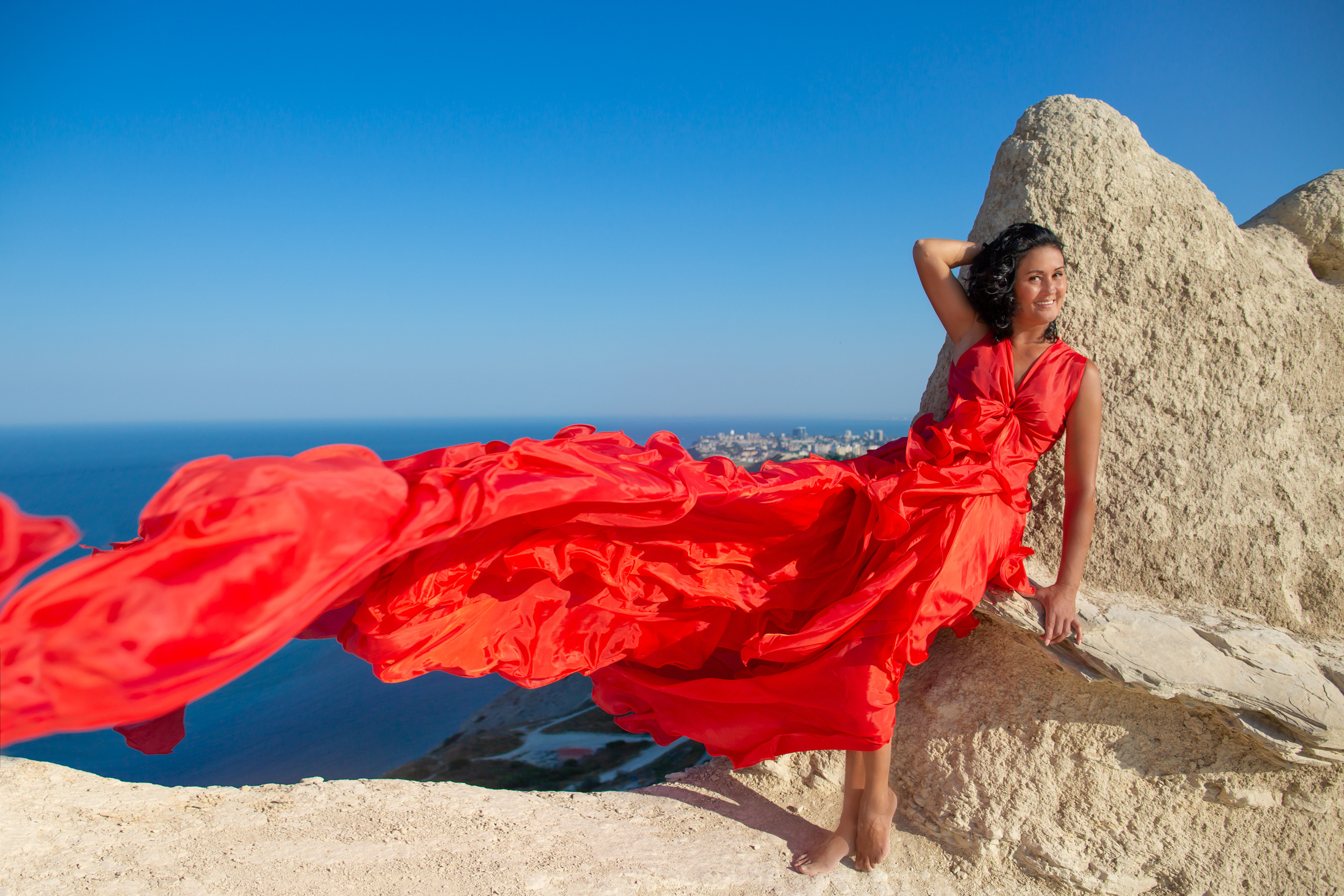 Прекрасная Мунира в платье «Пламя» на «Ласточкиных гнёздах» в Анапе. Фотограф Анапа, Краснодарский Край, Крым