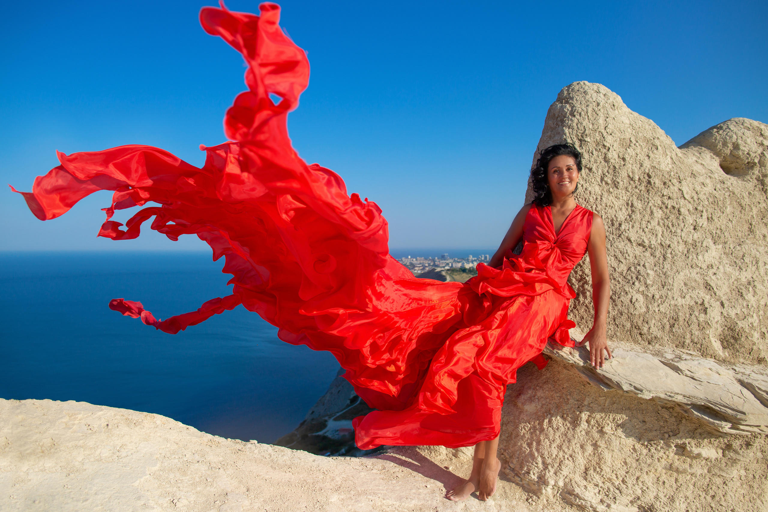 Прекрасная Мунира в платье «Пламя» на «Ласточкиных гнёздах» в Анапе. Фотограф Анапа, Краснодарский Край, Крым