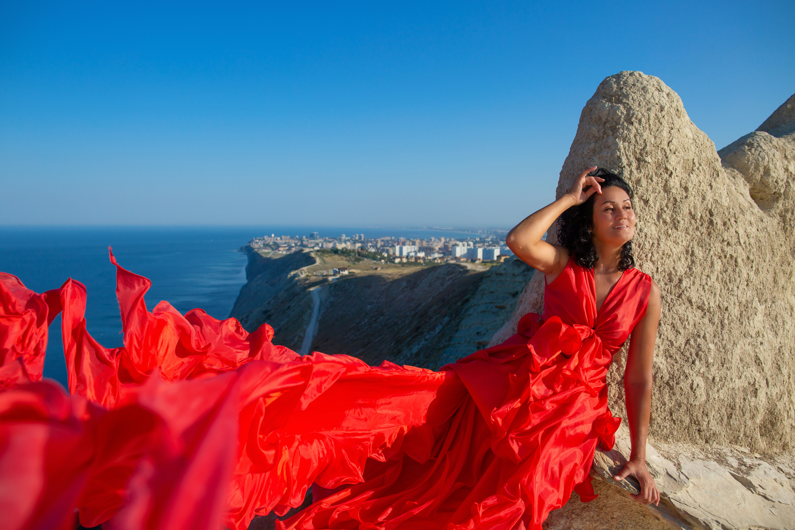 Прекрасная Мунира в платье «Пламя» на «Ласточкиных гнёздах» в Анапе. Фотограф Анапа, Краснодарский Край, Крым
