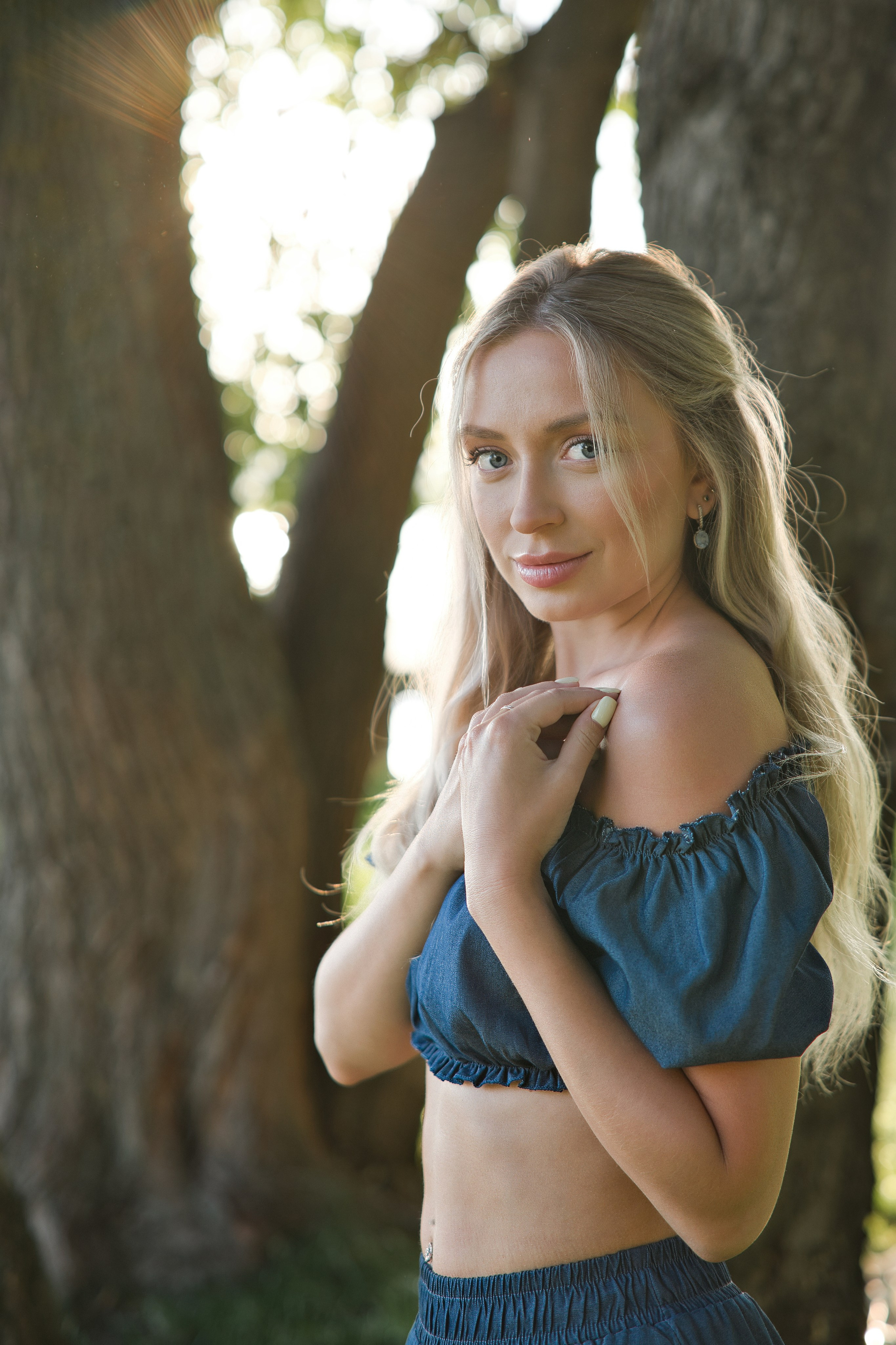 Юля и солнце. Фотограф Денис Кривопусков