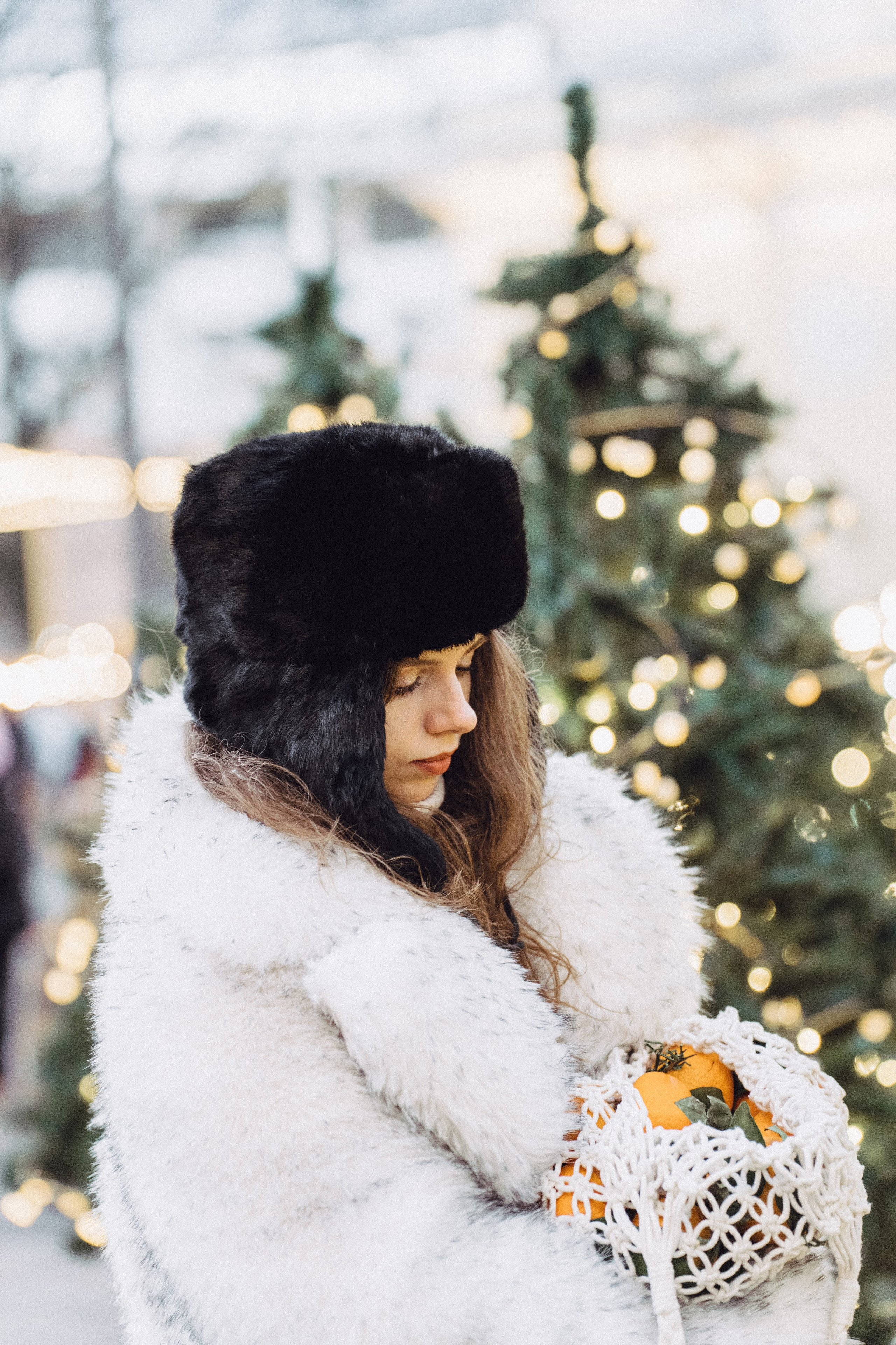 ПРОГУЛКА НА МАНЕЖНОЙ ПЛОЩАДИ ДЛЯ ДЕВУШКИ ПЕРЕД НОВЫМ ГОДОМ (НОВОГОДНЯЯ ФОТОСЕССИИЯ НА МАНЕЖНОЙ ПЛОЩАДИ). Профессиональный фотограф, Санкт-Петербург — Виктория Богомолова