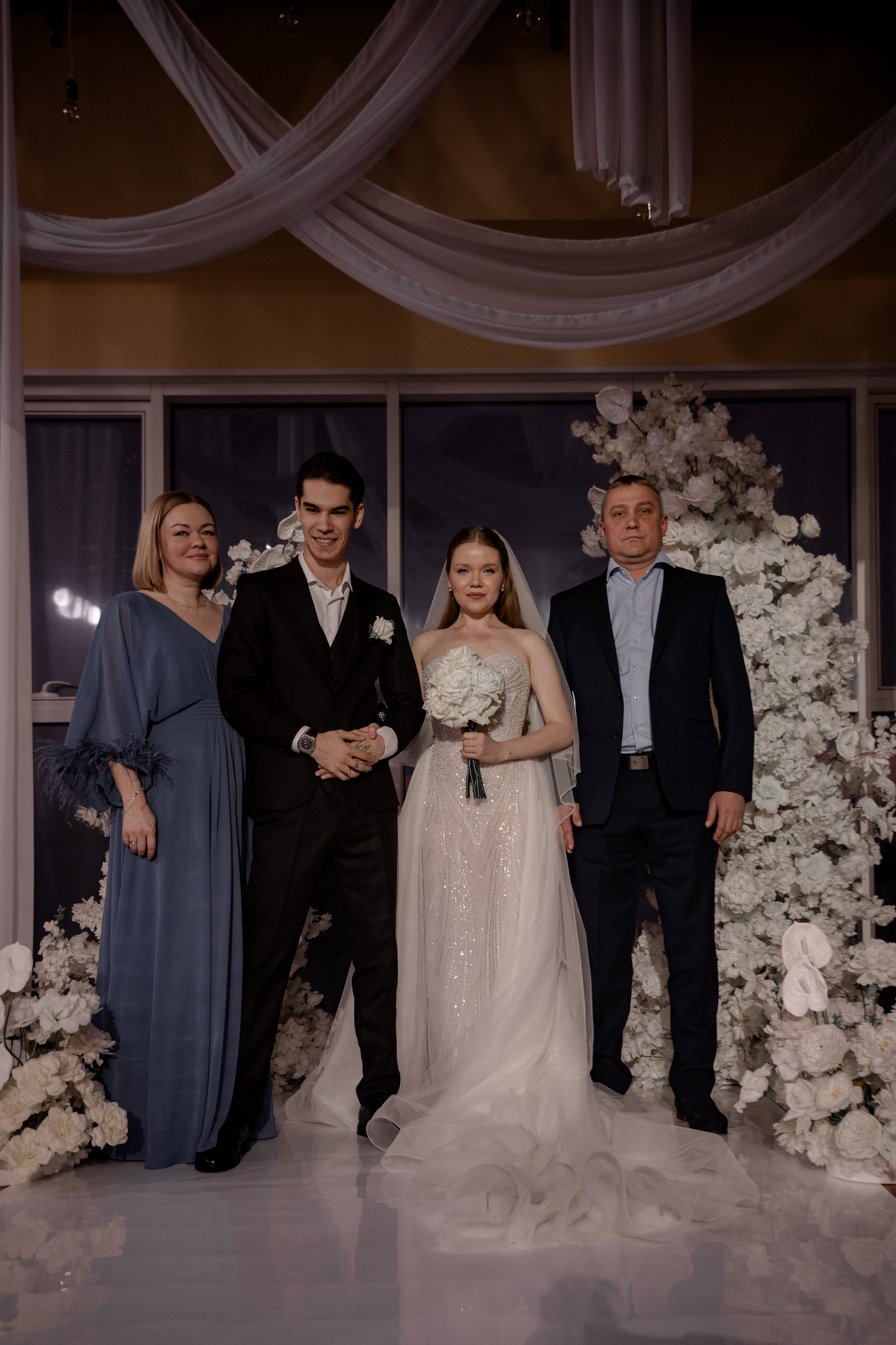 СВАДЕБНАЯ СЬЕМКА СБОРОВ В ОТЕЛЕ И ВЫЕЗД НА ЦЕРЕМОНИЮ (СНЯТО В СИБИРЕ В НИЖНЕВАРТОВСКЕ). Профессиональный фотограф, Санкт-Петербург — Виктория Богомолова