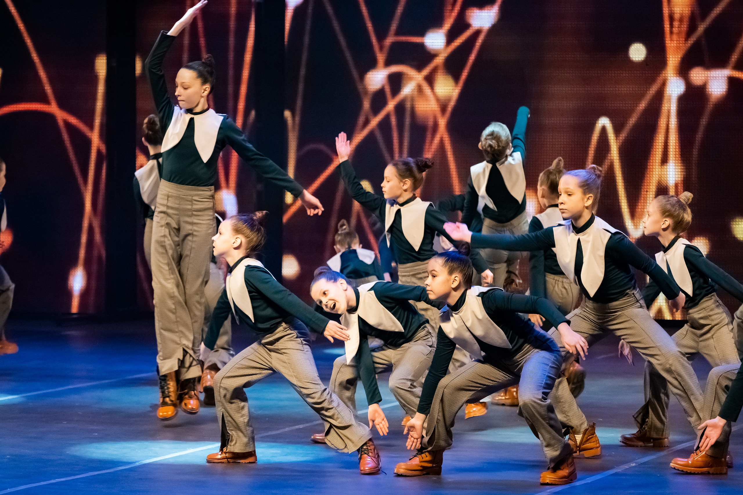 Концерт «Пространные танцы». Репортажный, семейный и детский фотограф в Пензе и Заречном Арина Ермилова. Картины барельеф на заказ