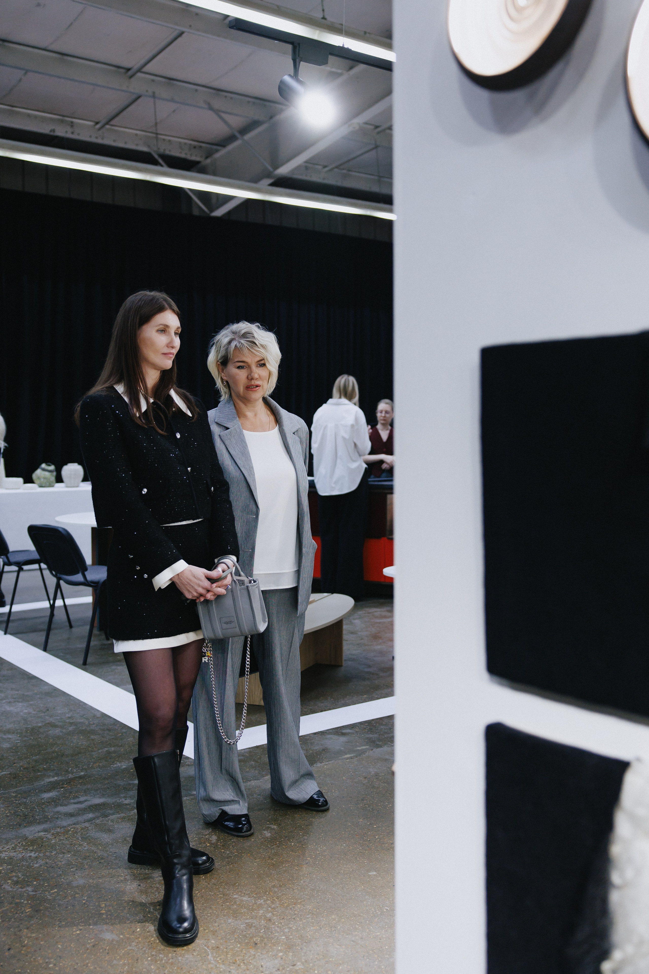 Выставка СТО ВЕЩЕЙ В ИНТЕРЬЕРЕ. Фотограф Иркутск Антипин Сергей