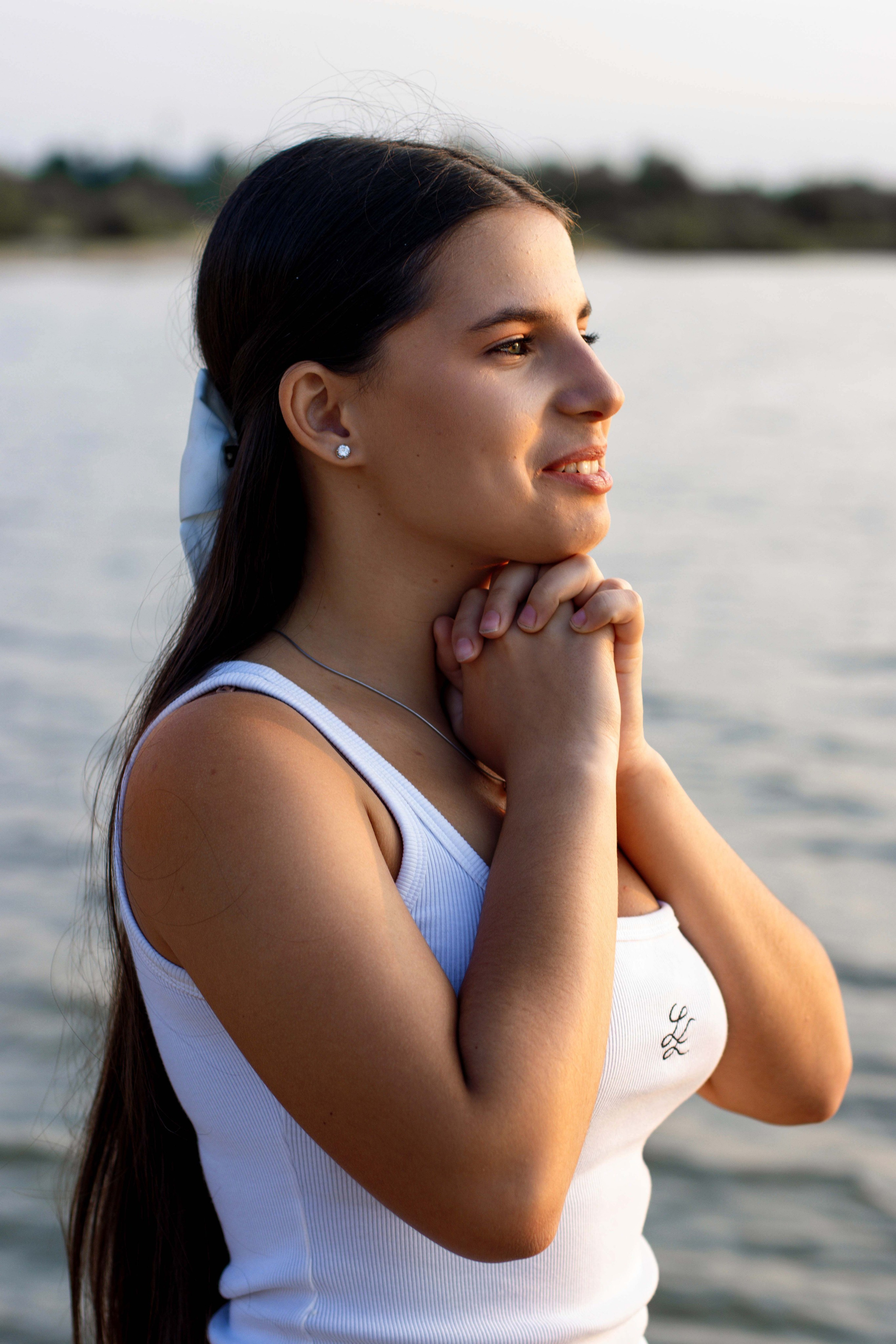 Эмилия у озера. Фотограф Татьяна Матрос