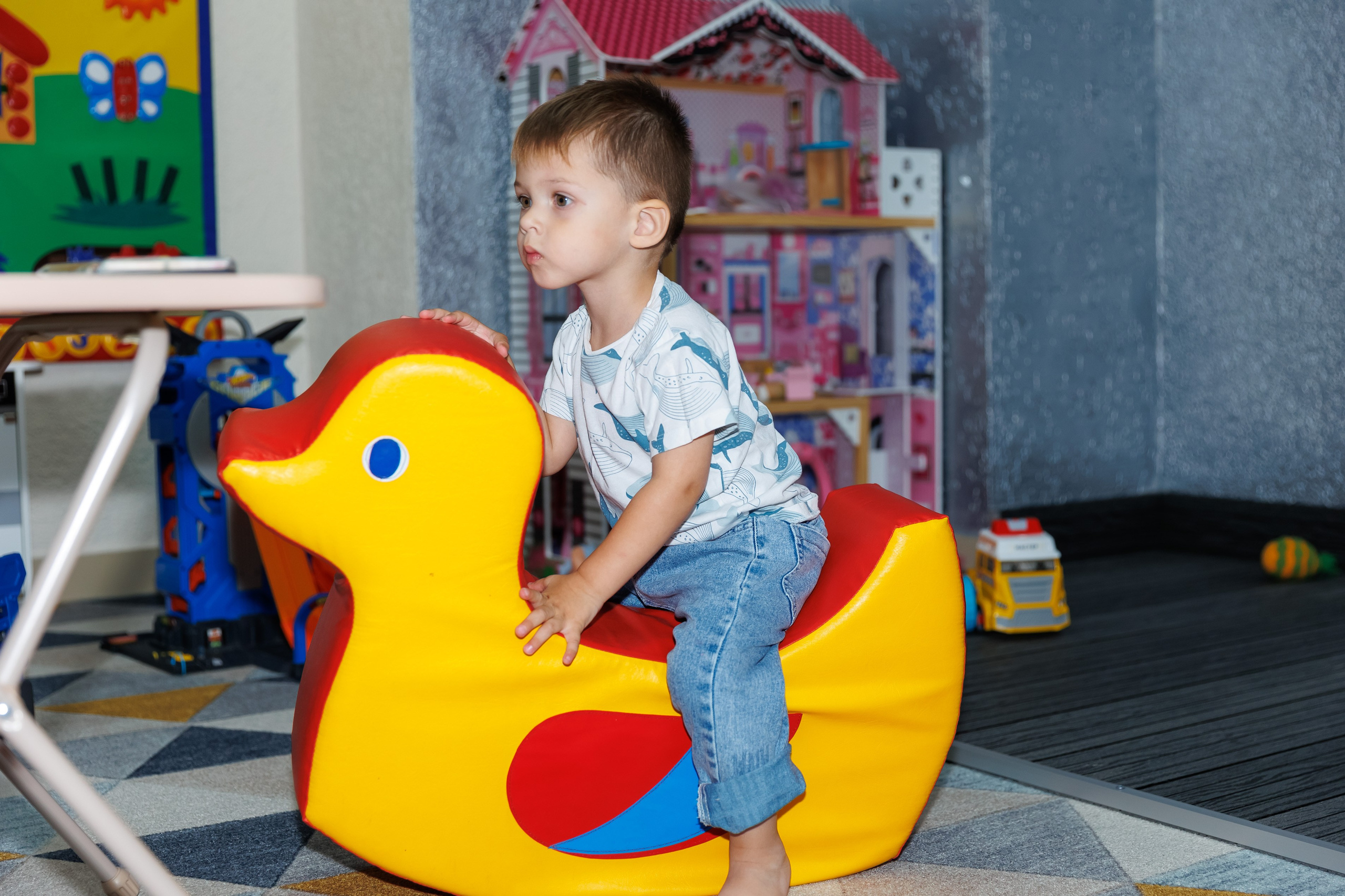 Детский лофт Алиса в стране чудес. Женский фотограф в Новосибирске Наталья Гресь