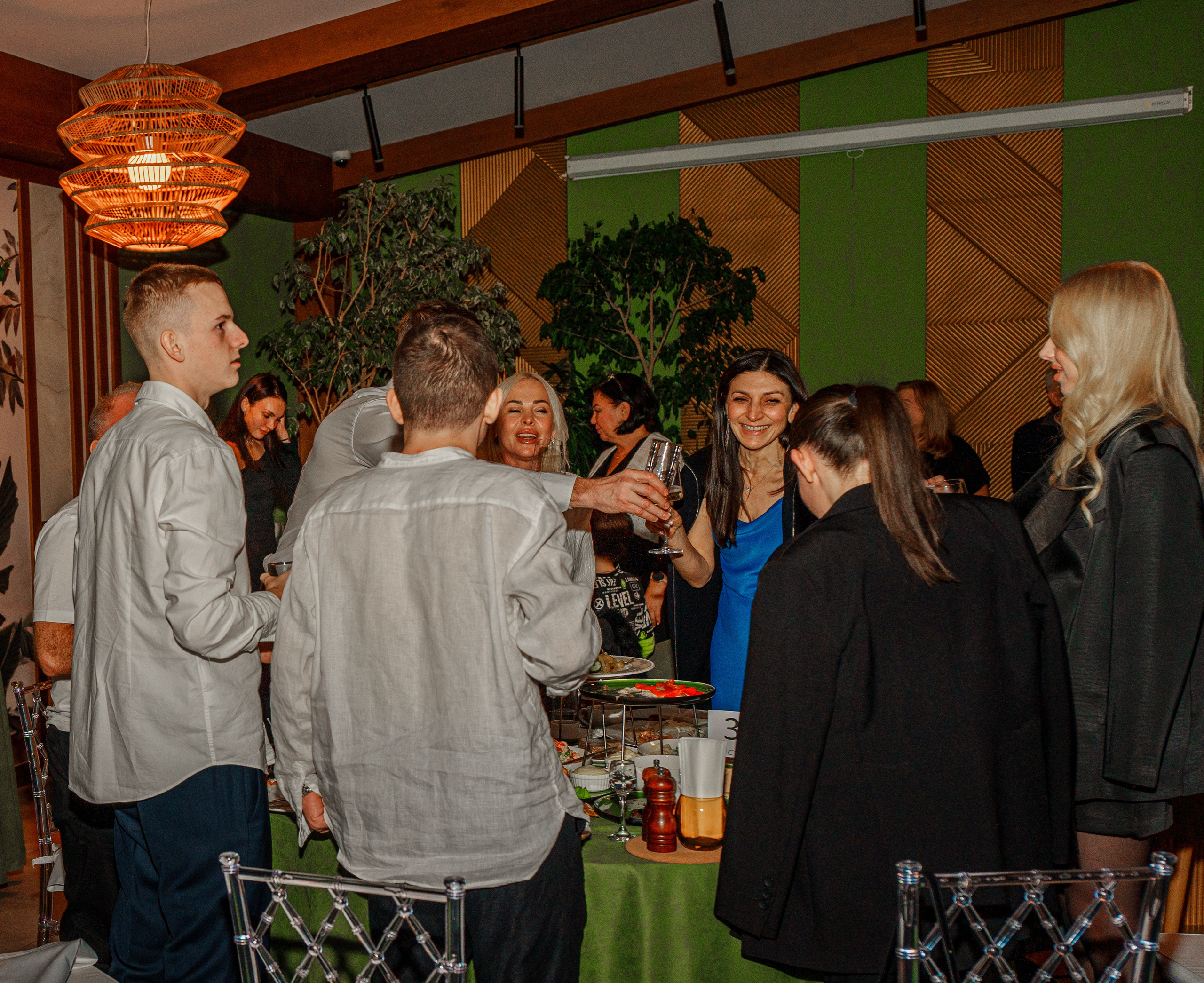 Новогодняя ночь в ресторане Сад. Фотограф видеограф Геннадий Янбаев в Сочи, Краснодаре