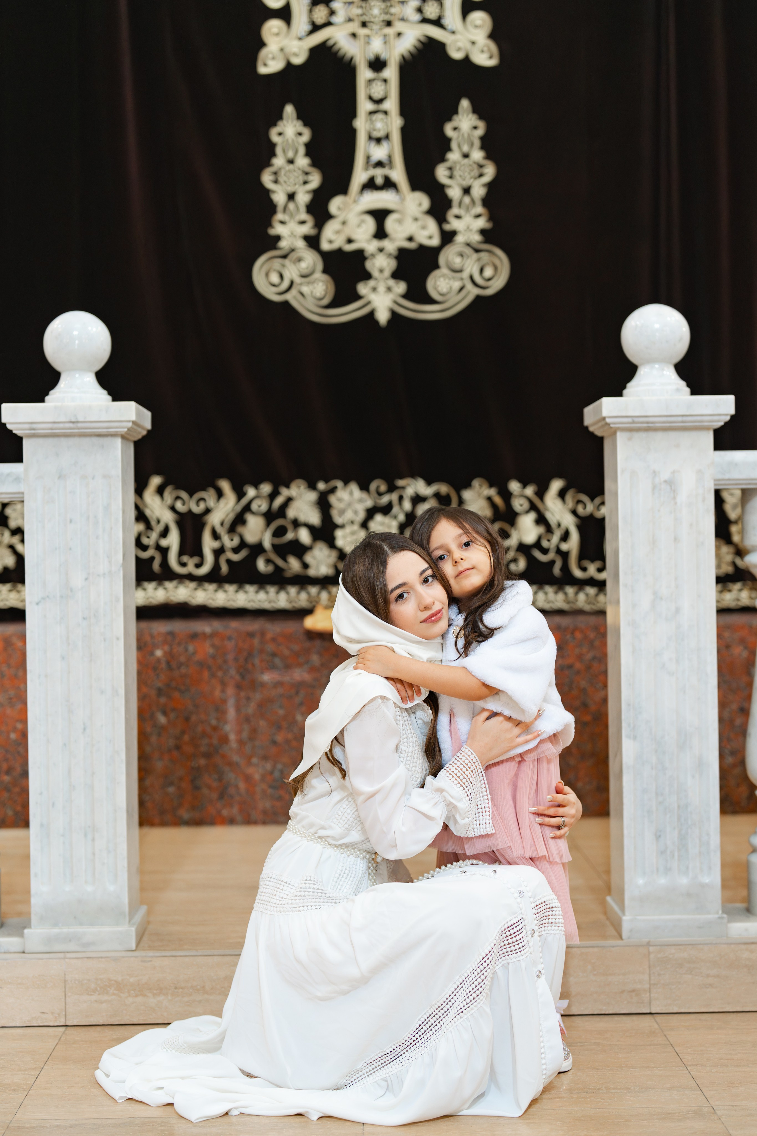 Крещение  ребёнка в храме. Фотограф видеограф Геннадий Янбаев в Сочи, Краснодаре