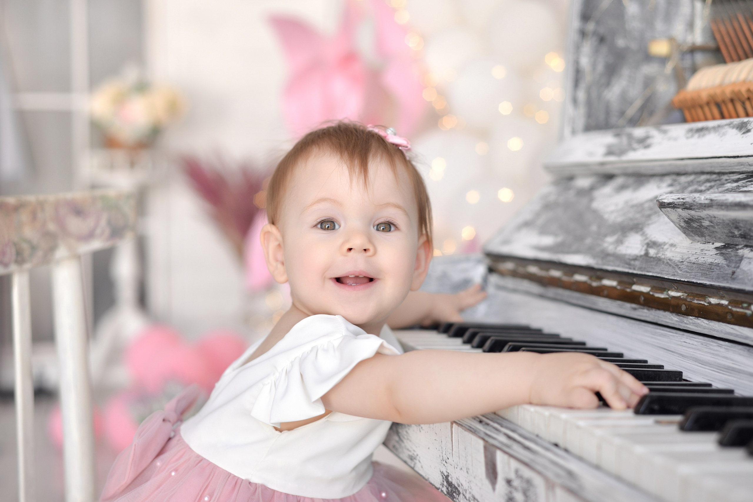 Ариана 1 годик с розовыми бантиками (Рита и Игорь родители). Семейный и свадебный фотограф Галина Абакумова, фотосессии в Белгороде