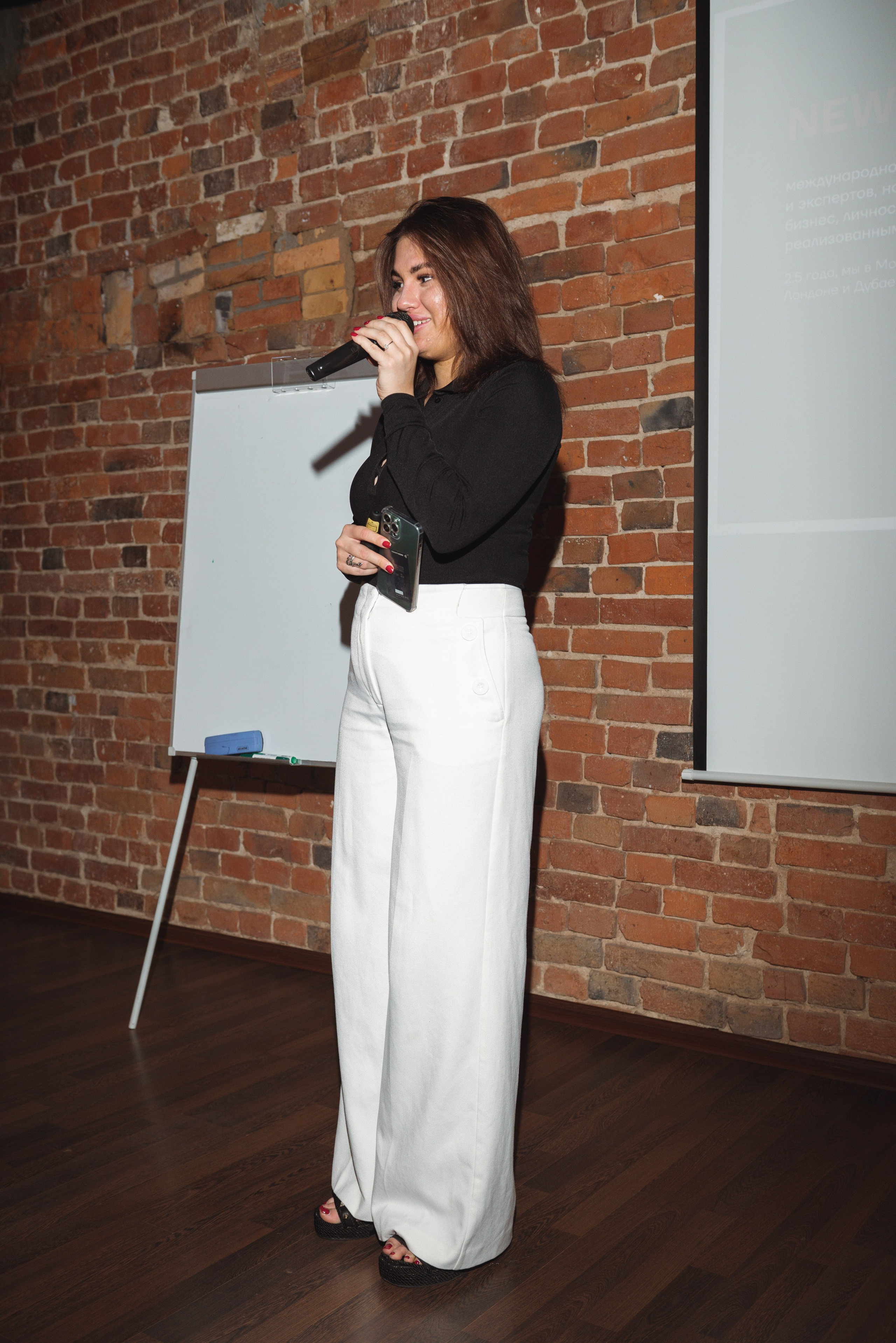 Сообщество «New Times». Фотограф Москва Настя Профотовна. Репортажные, свадебные и контент фотосессии