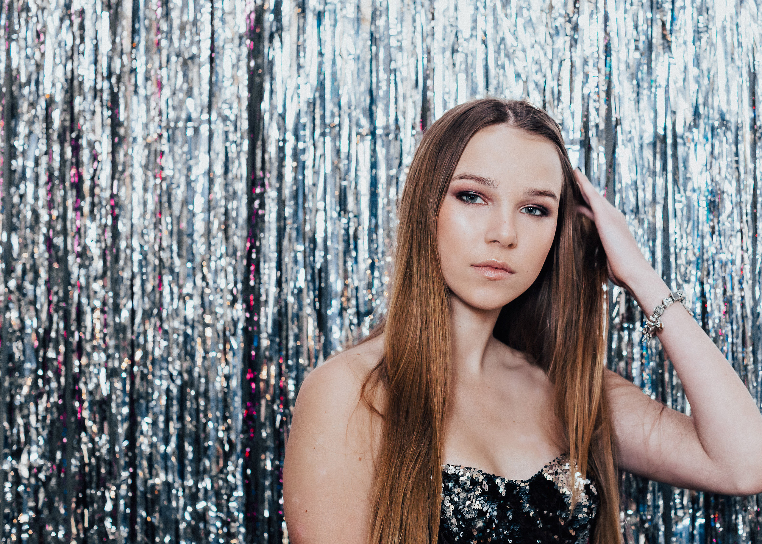 Новый год. Новогодние портреты в тёмной студии. Портретный и семейный фотограф Юлия Герман