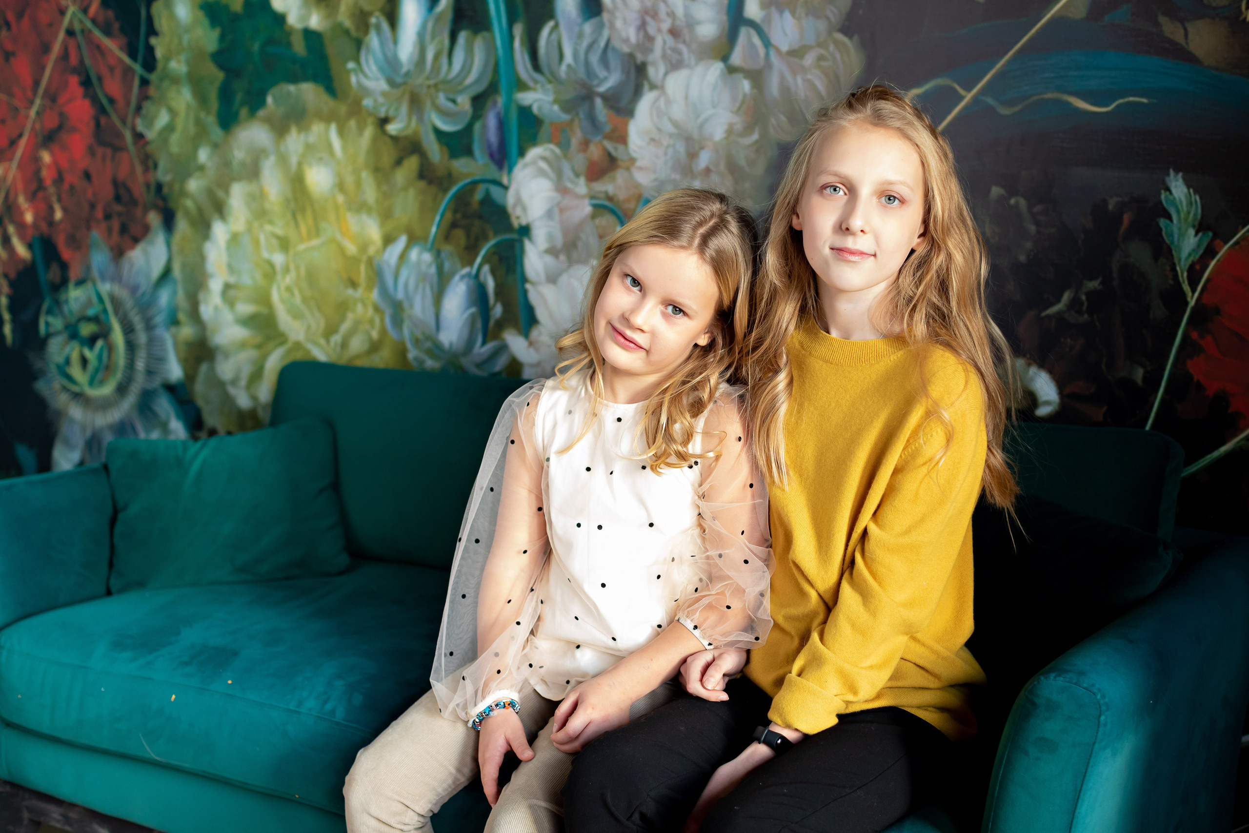 Новый год. Новогодние портреты в тёмной студии. Портретный и семейный фотограф Юлия Герман