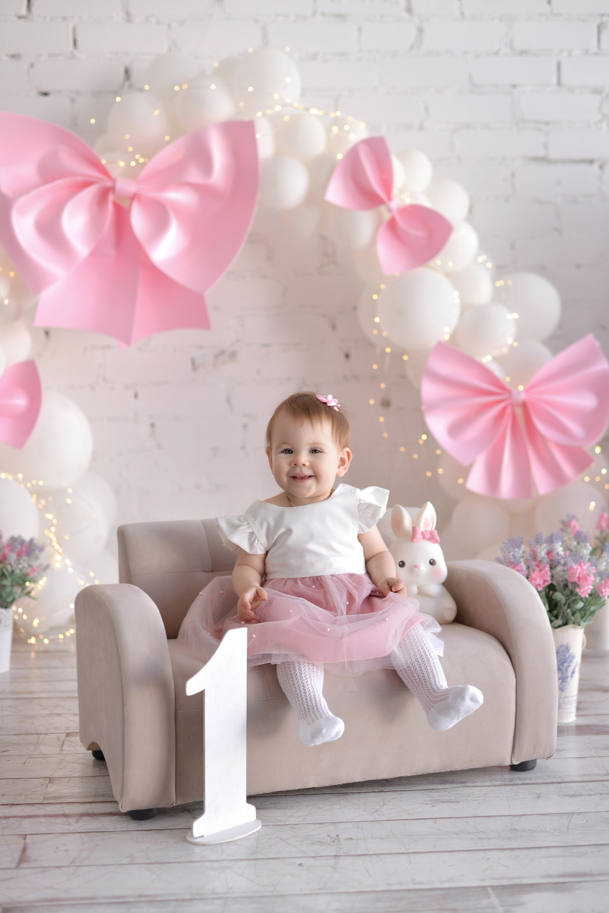 Ариана 1 годик с розовыми бантиками (Рита и Игорь родители). Семейный и свадебный фотограф Галина Абакумова, фотосессии в Белгороде