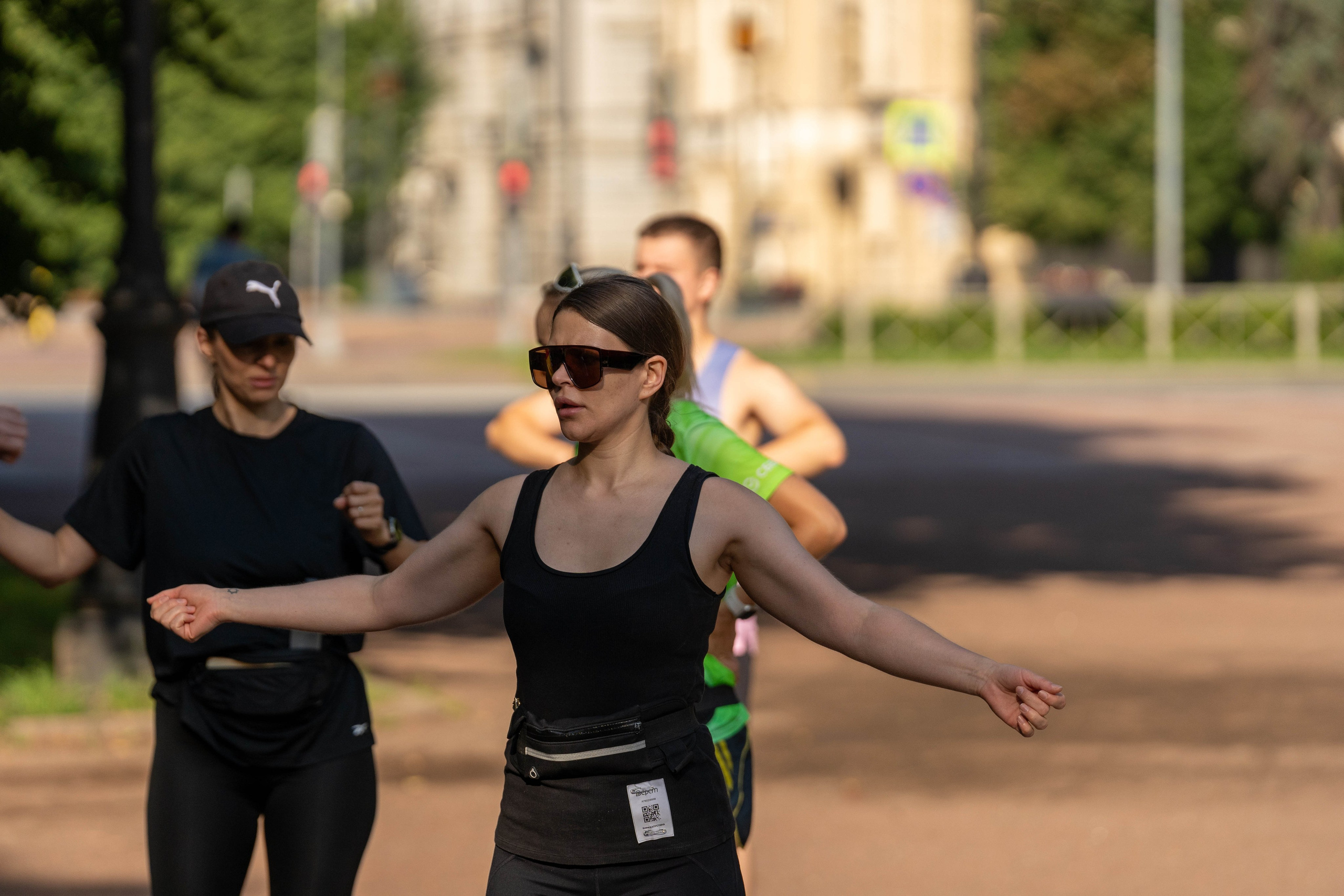 Разминка перед забегом 5 верст в Московском парке Победы, спортивный фотограф Санкт-Петербург.