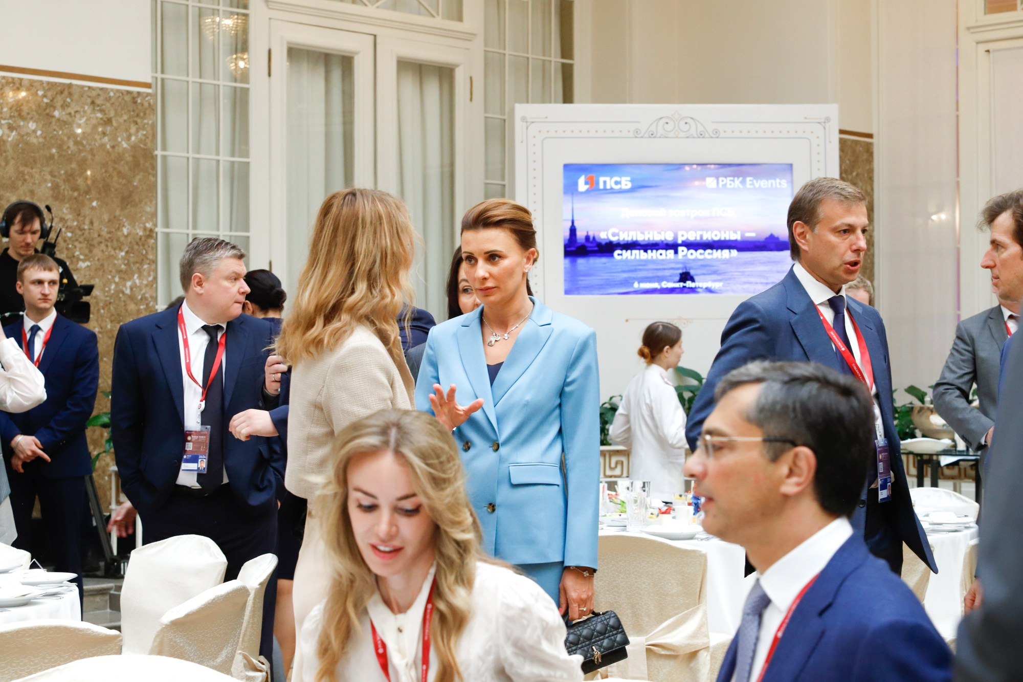 Бизнес-завтрак ПСБ в рамках ПМЭФ. Фотограф Дарья Попова