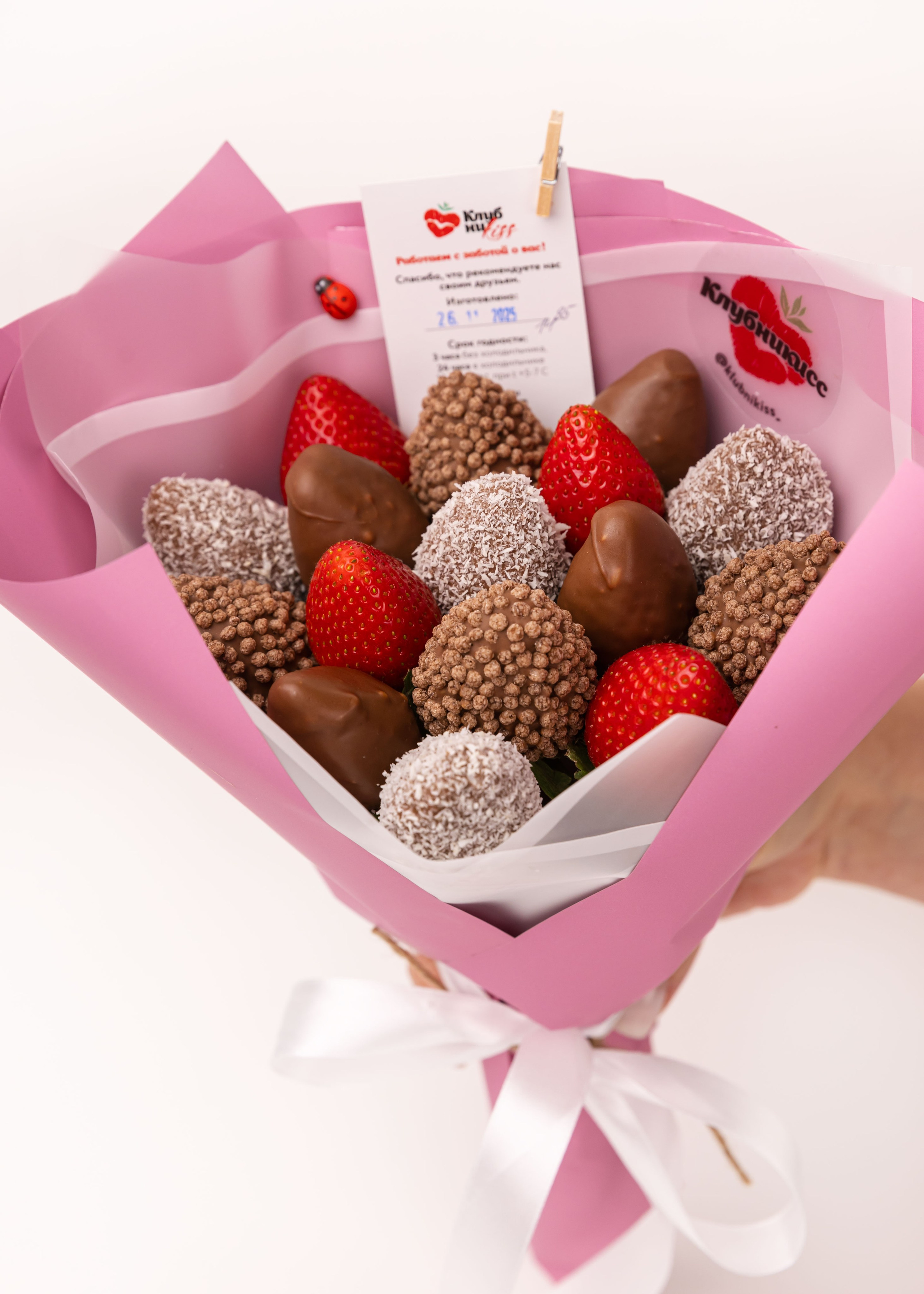 26.11.2025 Новогодние наборы и букеты, Клубникисс. ФОТОГРАФ ВИНОГРАДОВА ДАРЬЯ